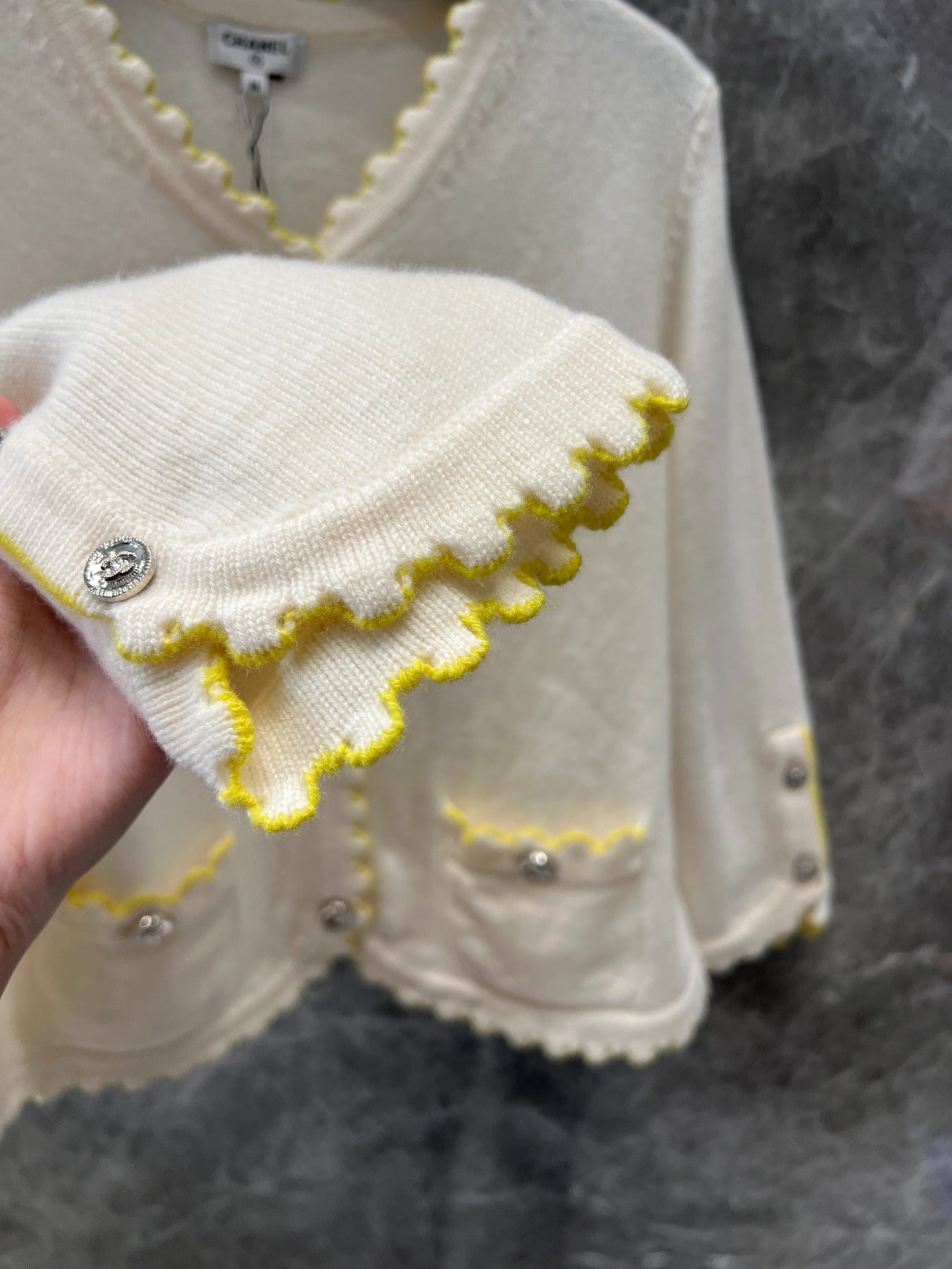 C 25 Split Sleeve Wavy Lace Short Knit Cardigan