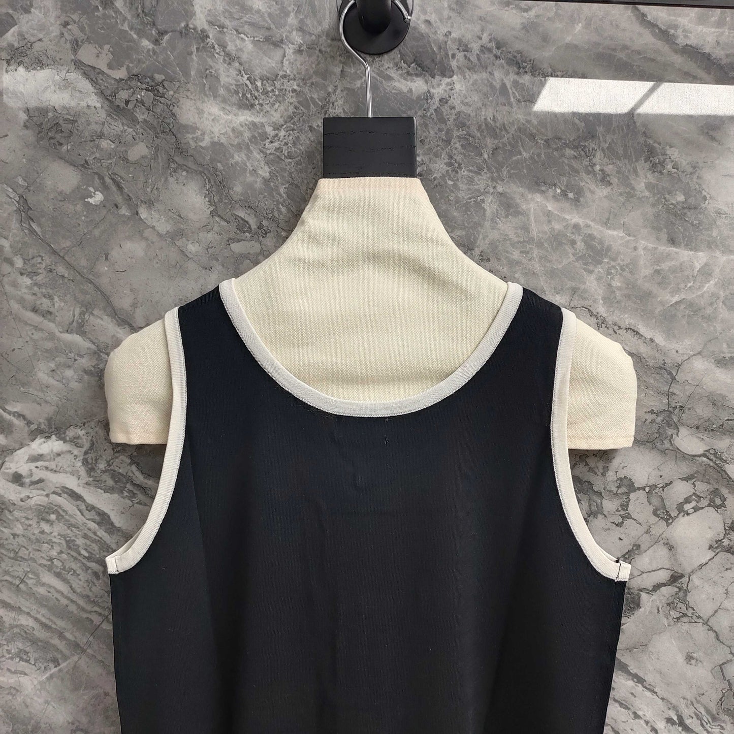 C 25 Black and White Color Clash Bow Knit Vest