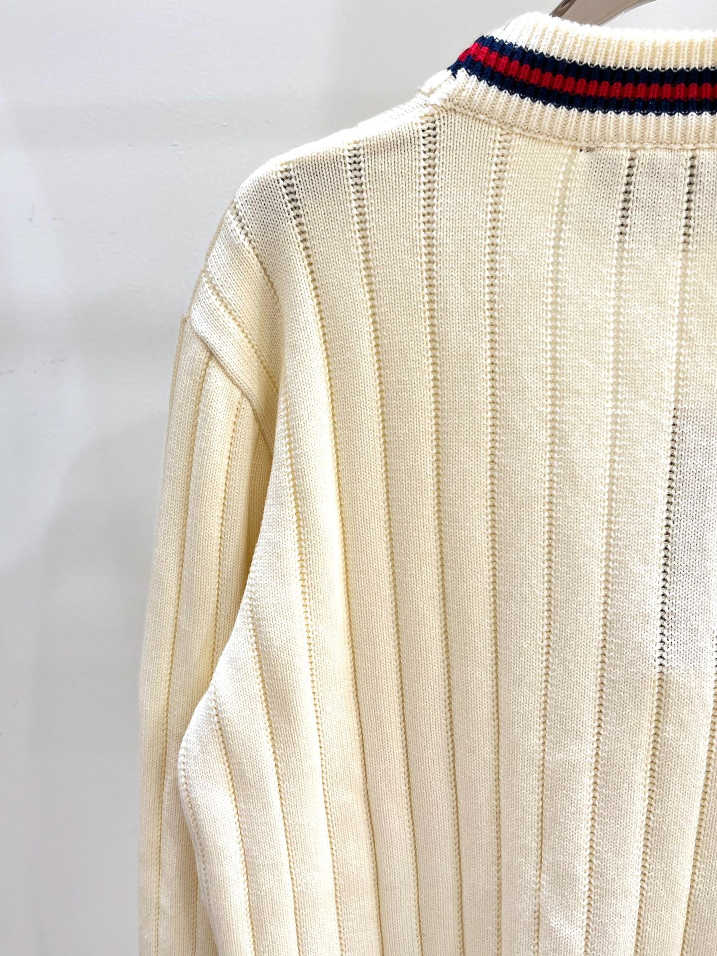 G 25 V-Neck Knit Vertical Stripe Knit Cardigan