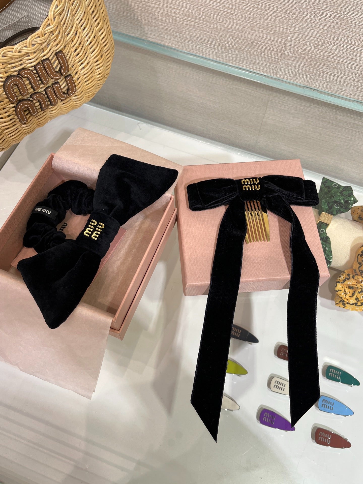 M 25 New Gold Letter Velvet Bow Hair Bands