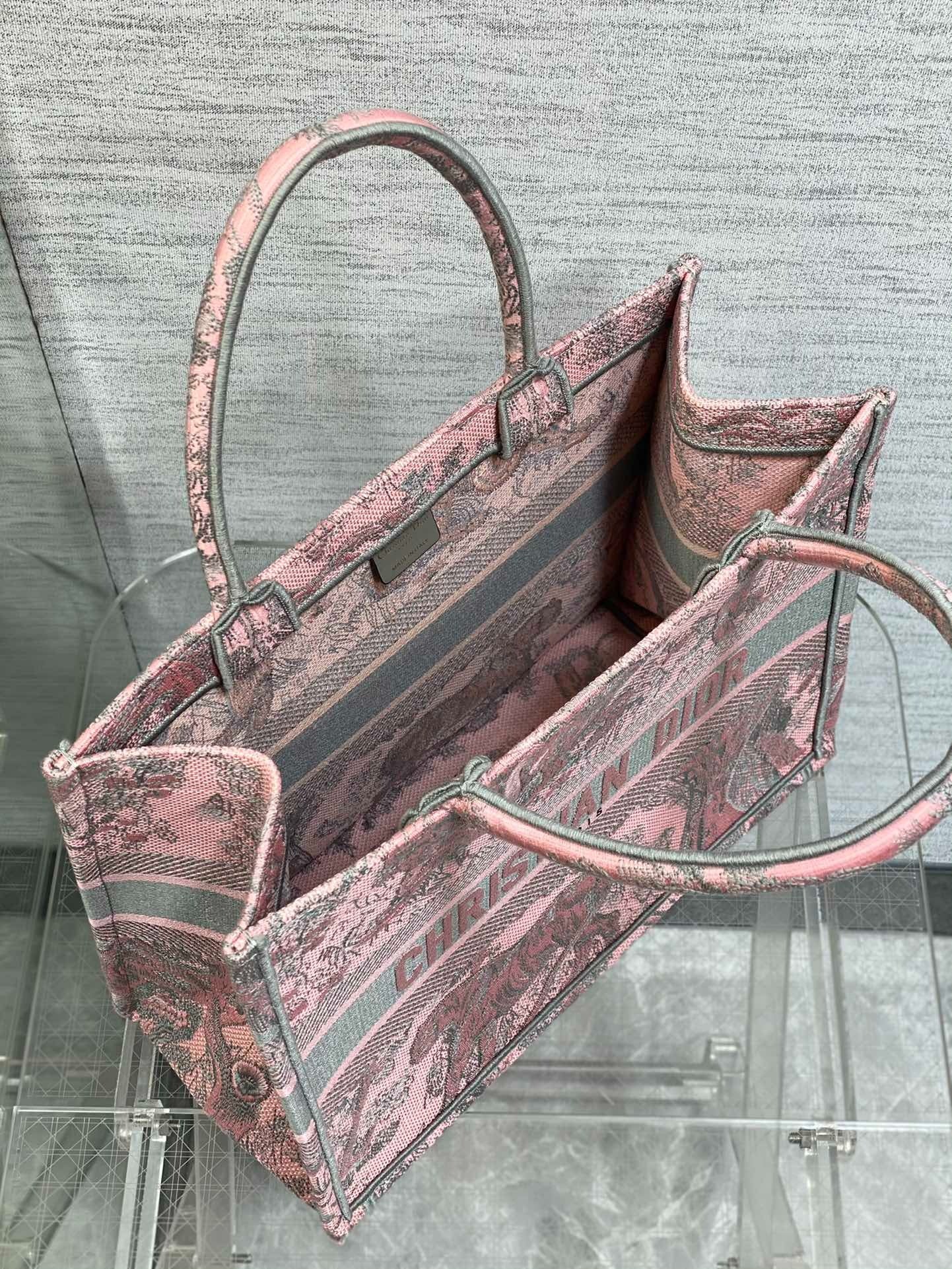 D 25 Tote Jungle Animal Embroidery Ruyi Gray Pink Bag