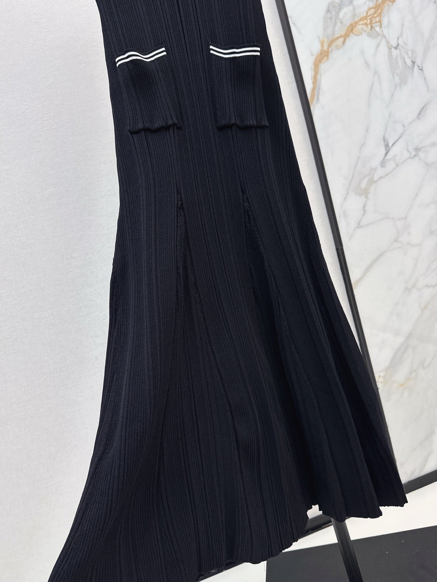 C 25SS Knitted dress(Black,white)