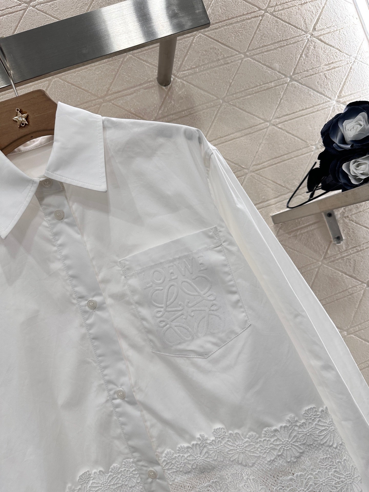 Lo 2025 new product Hollow embroidery shirt