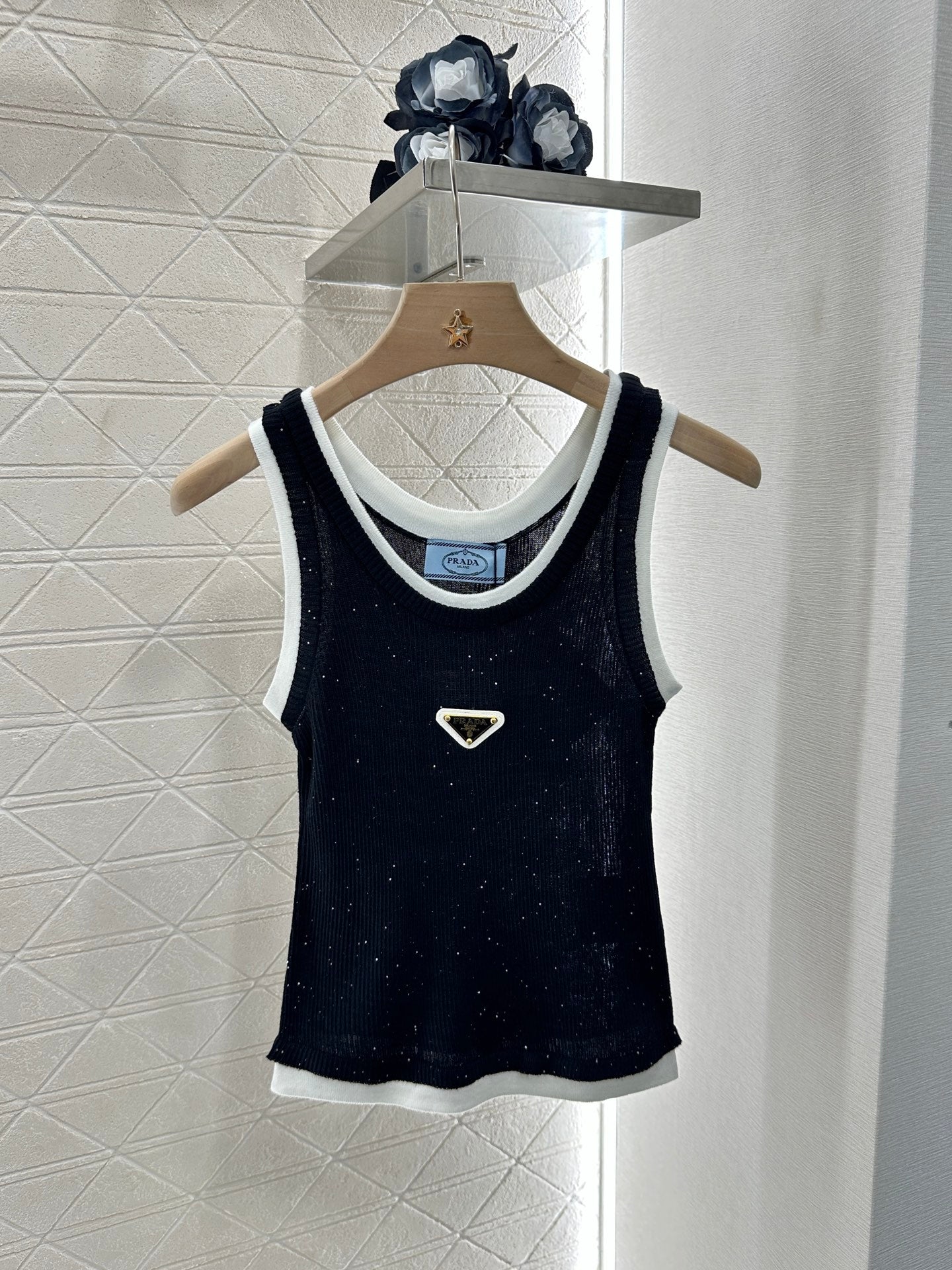 P 25 new product Fake two-piece knitted vest