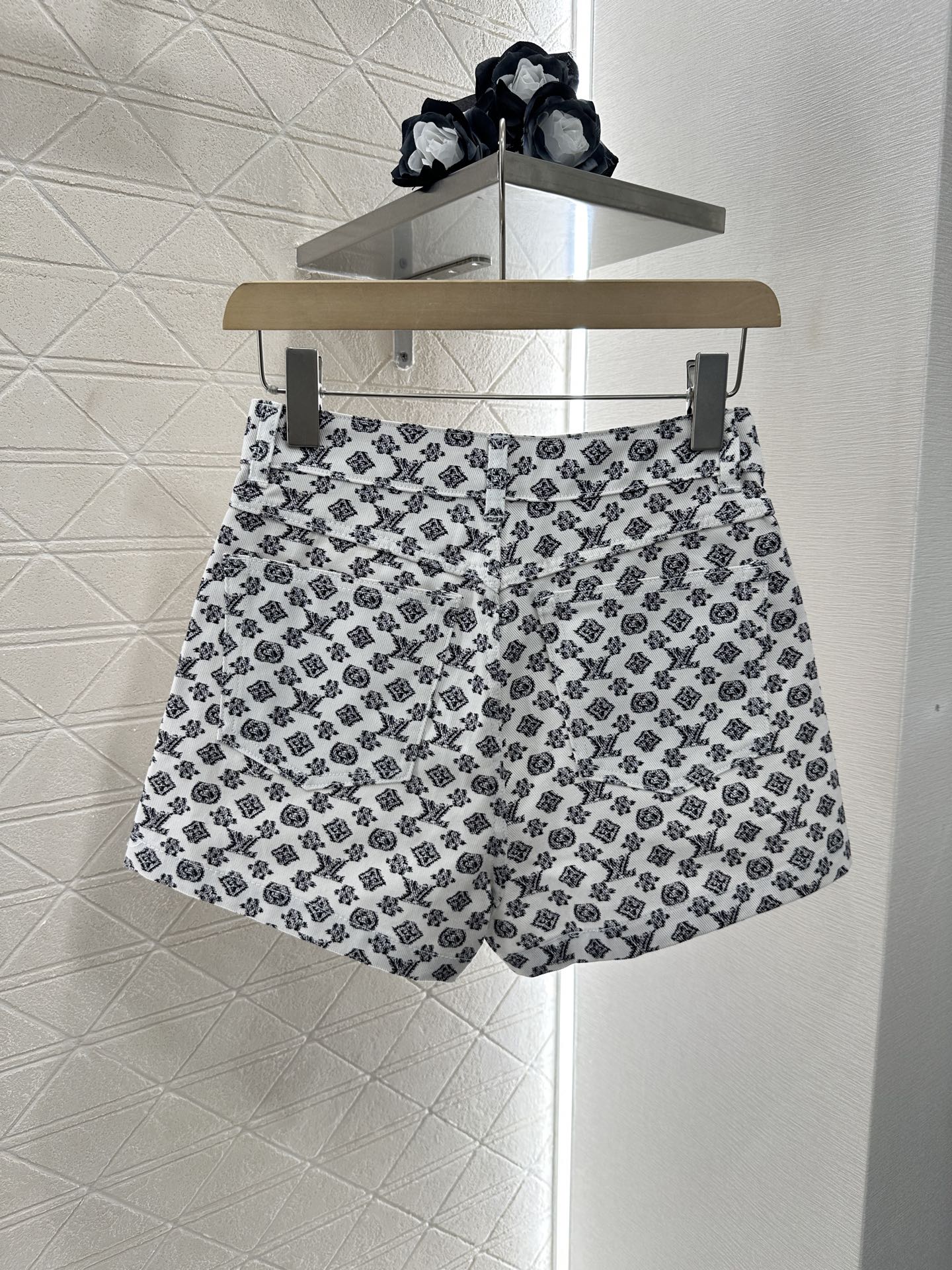 L 2025 new product Denim jacket and shorts set