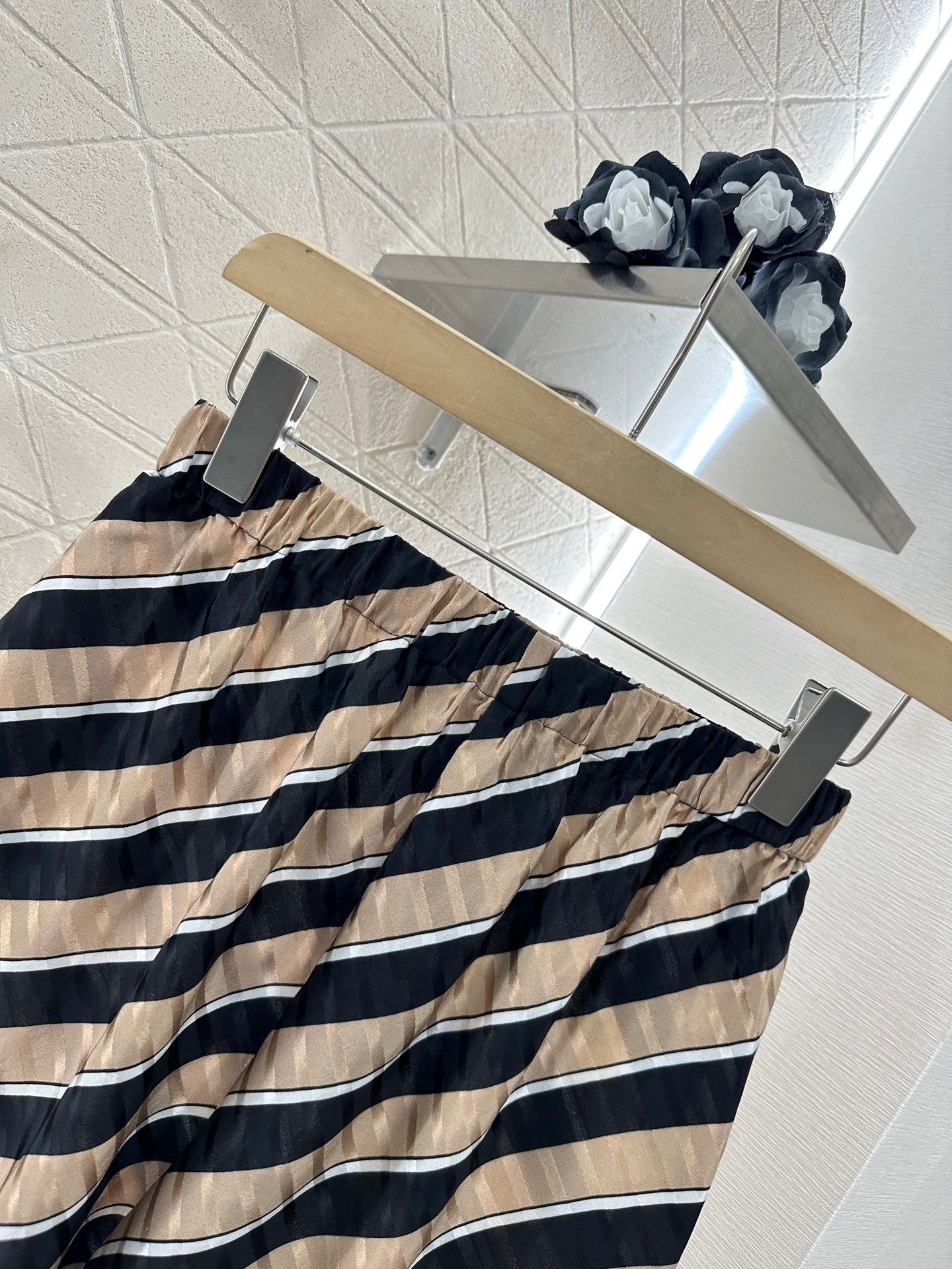 L 2025 new products Silk shorts