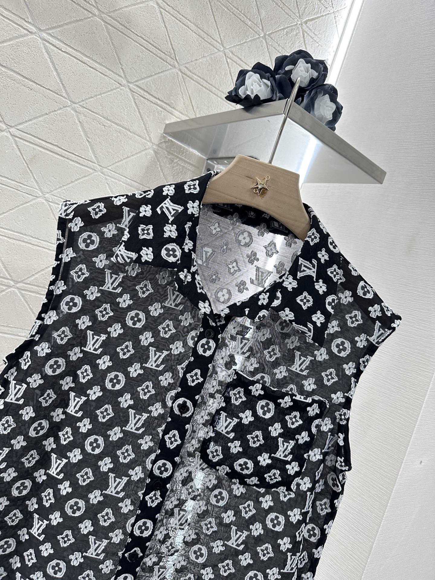 L 2025 new products Sleeveless shirt
