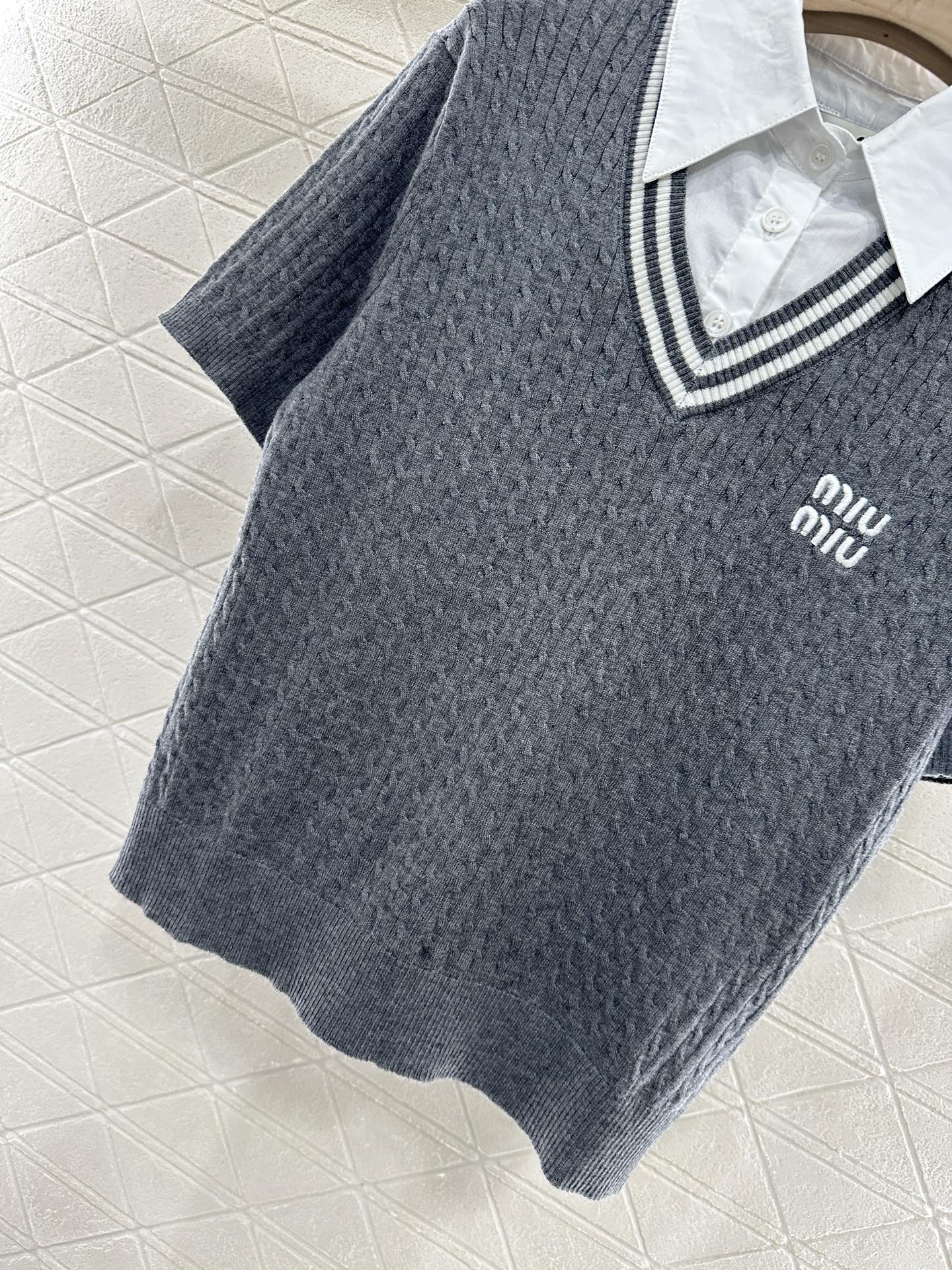 M 2025 new products Knitted tops