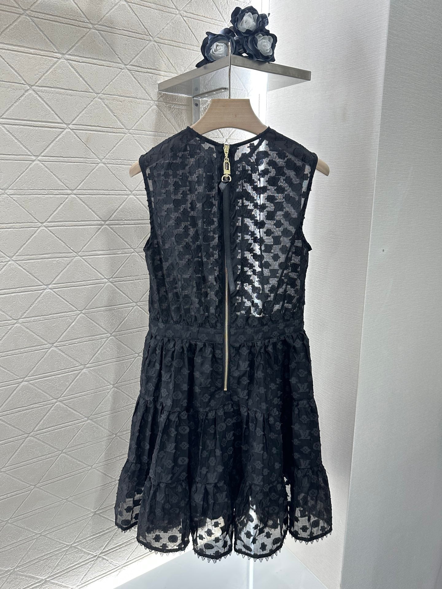 L 25 new products Sleeveless dress