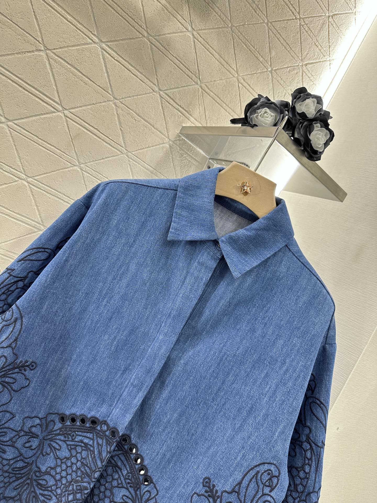 Z*♥New Arrival Embroidered Denim Shirt Shorts Set