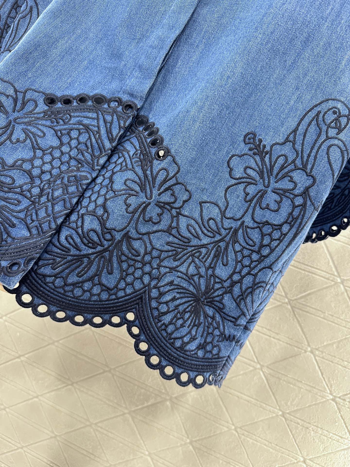 Z*♥New Arrival Embroidered Denim Shirt Shorts Set