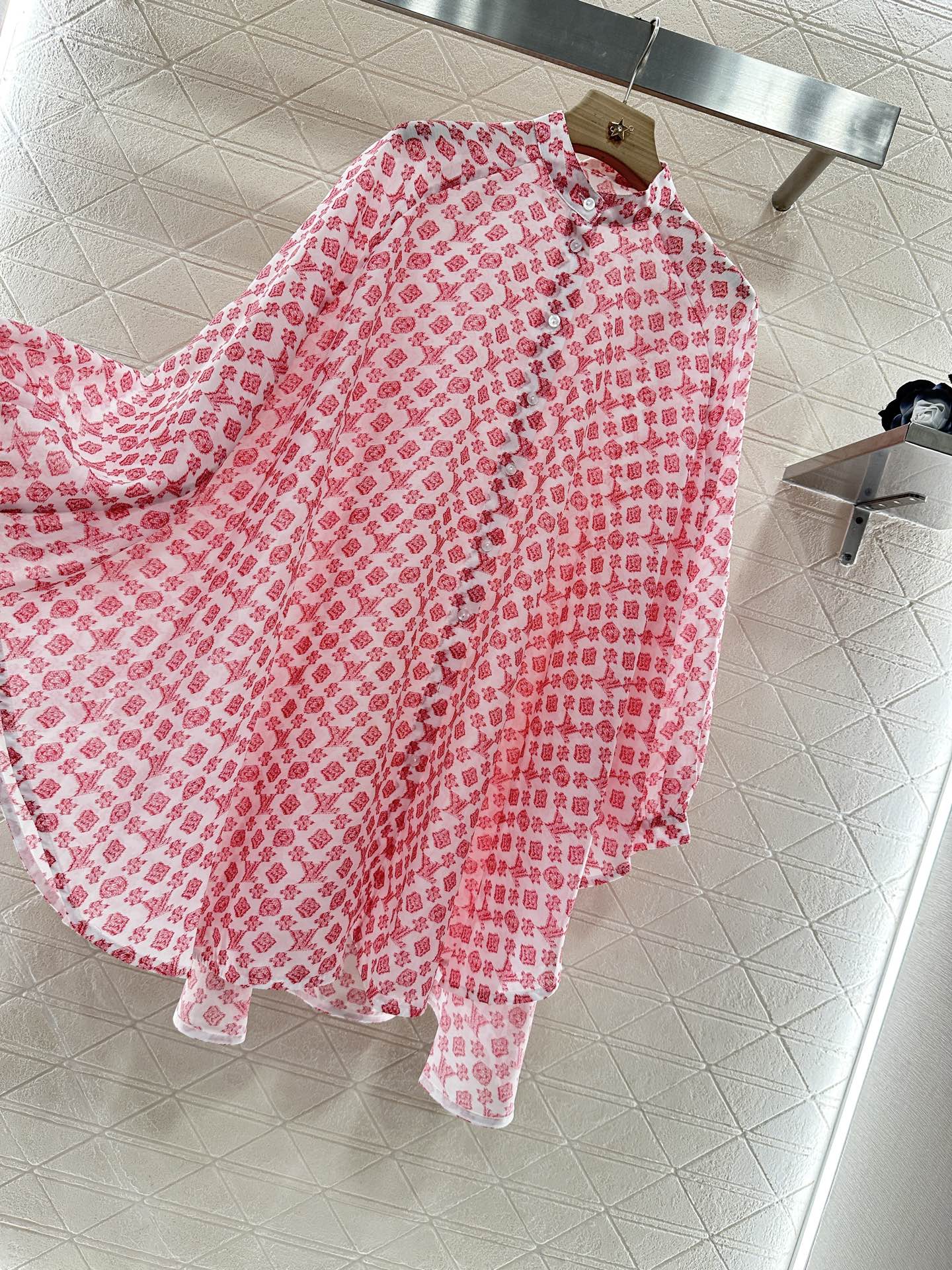 L 2025 new products Cape shirt