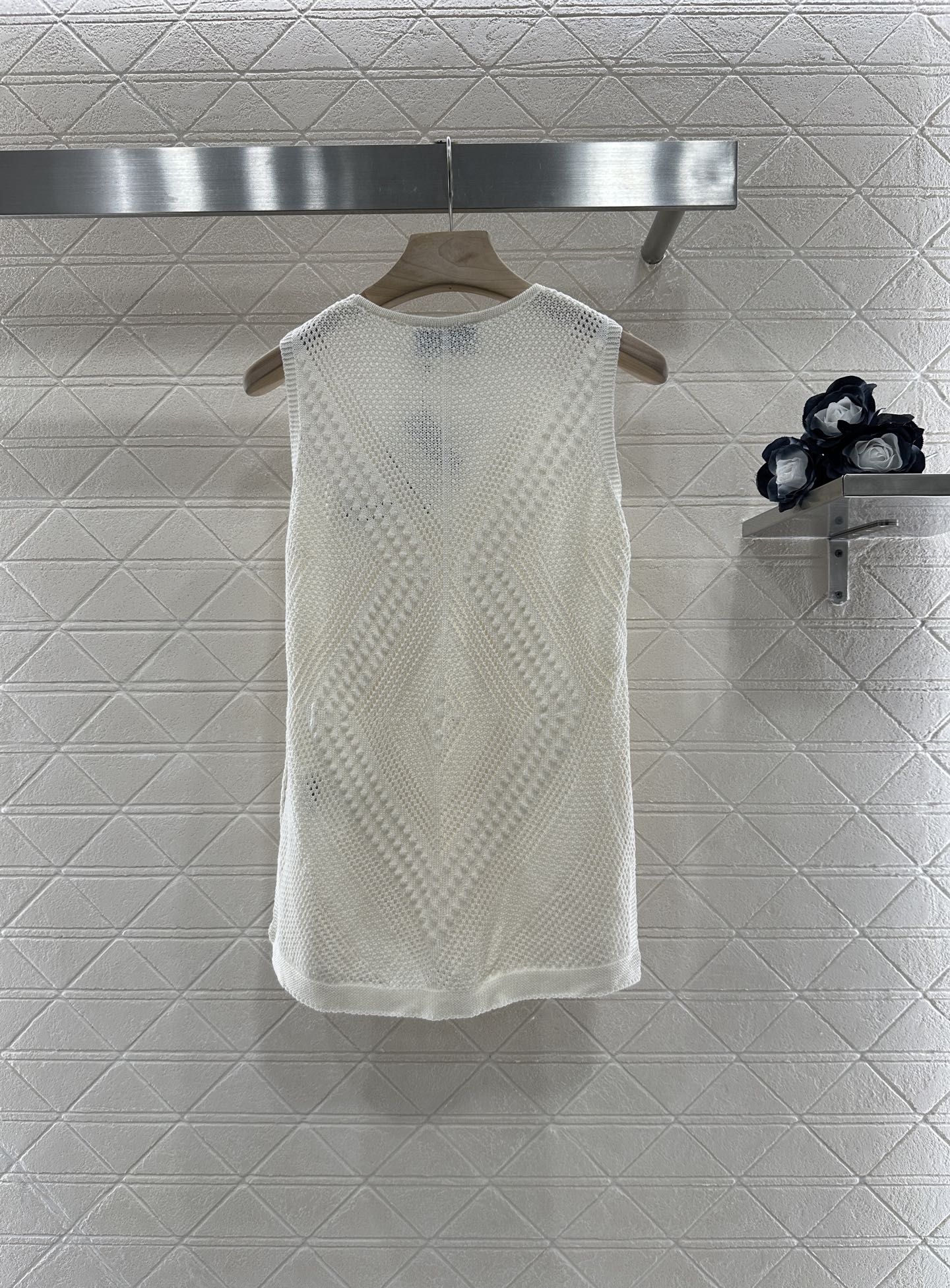 P 2025 new product Hollow knitted vest