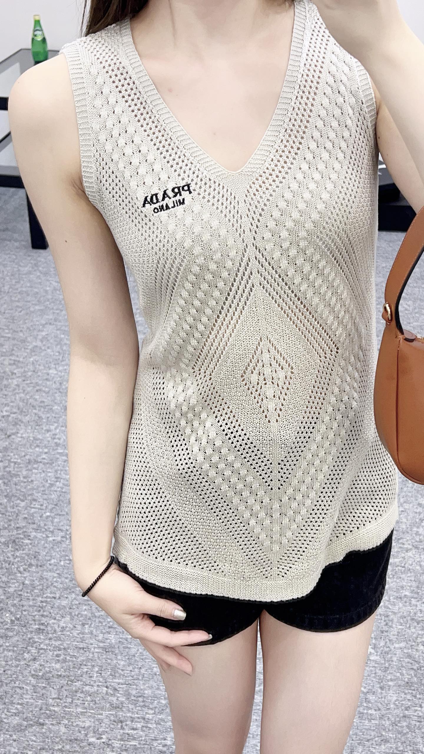 P 2025 new product Hollow knitted vest