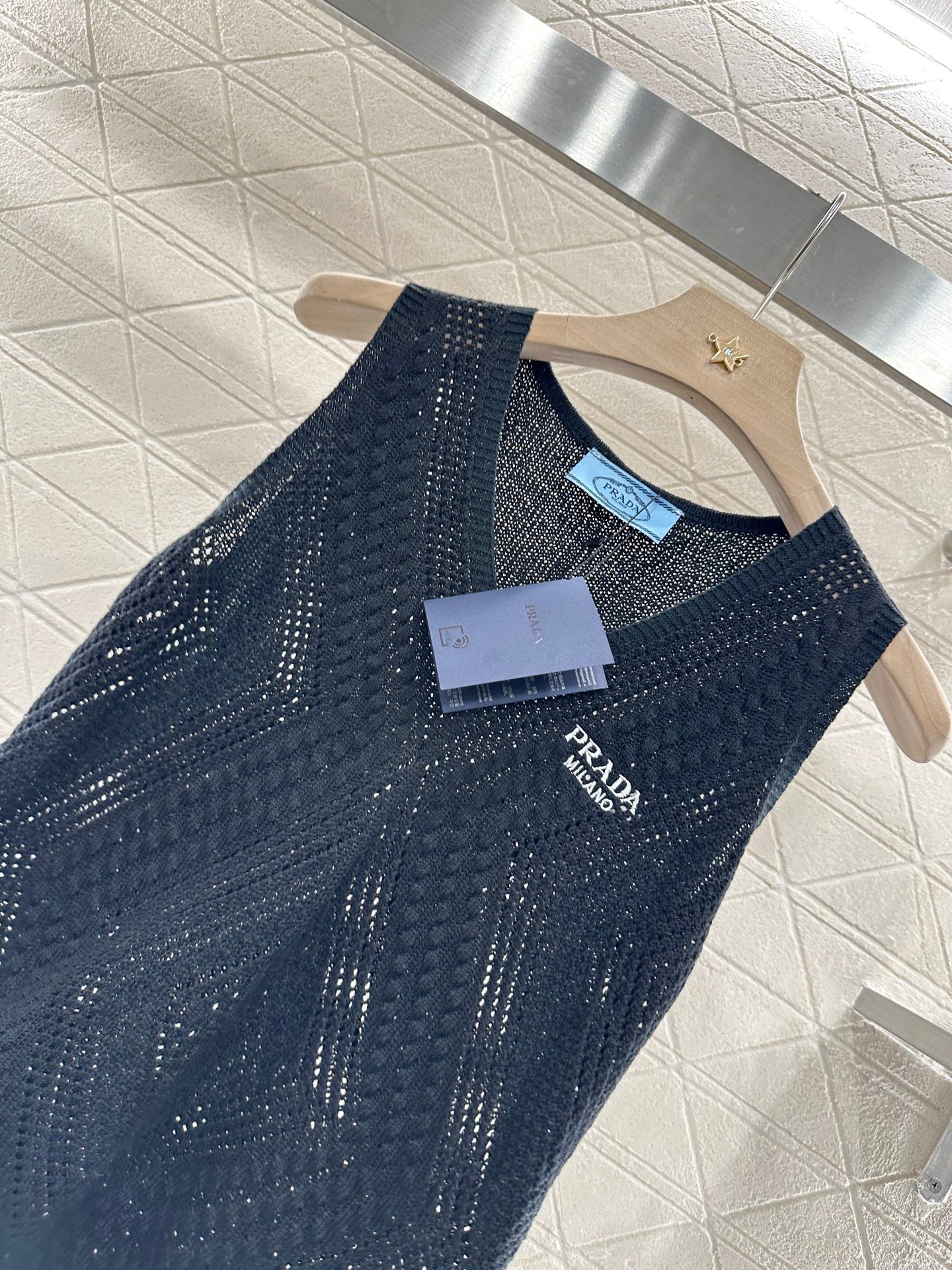 P 2025 new product Hollow knitted vest