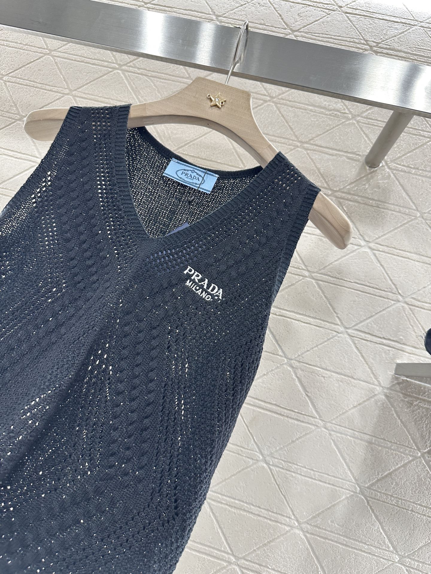 P 2025 new product Hollow knitted vest
