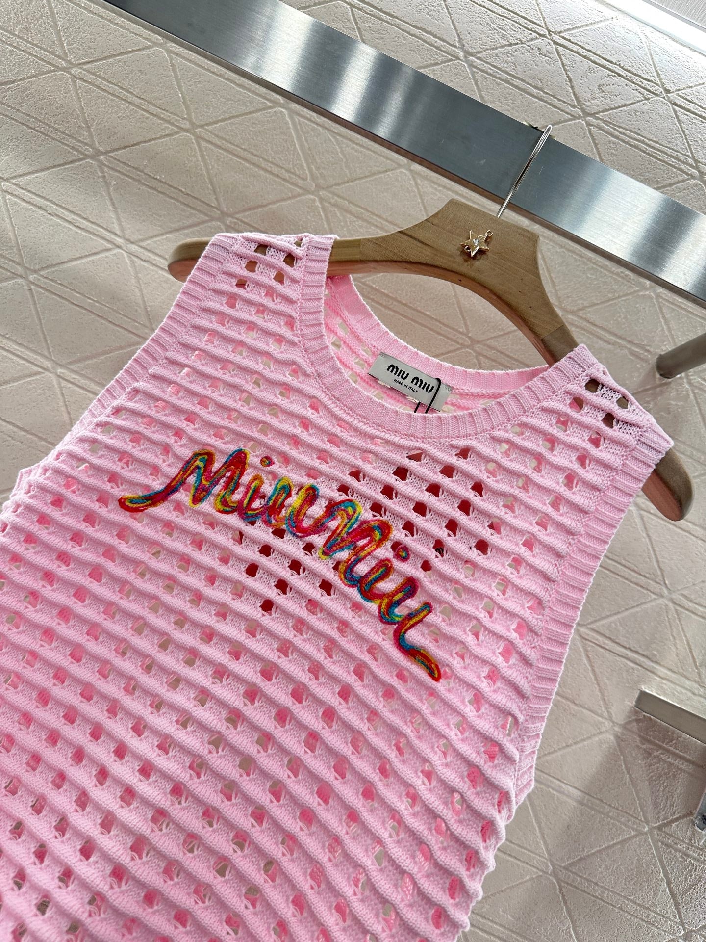 M 2025 new product Hollow knitted vest