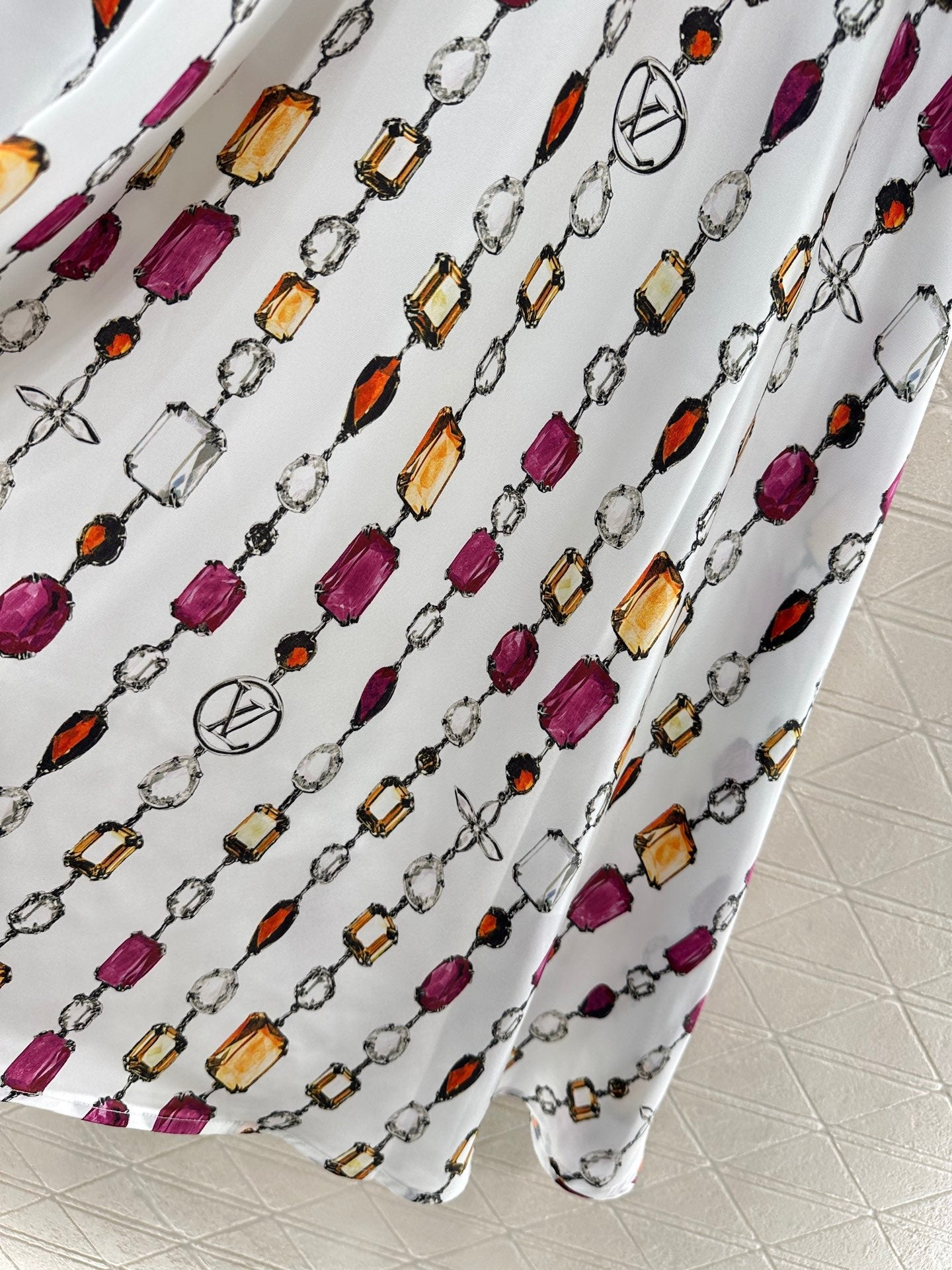 L 25 new product Printed gemstone skirt