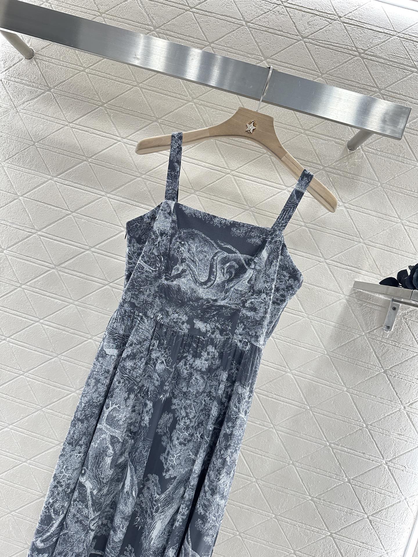 D 25 new product Suspender dress