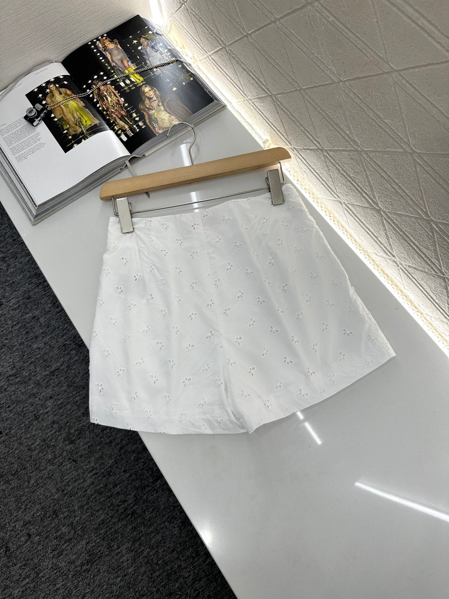 V 2025 new products Shirt and shorts set