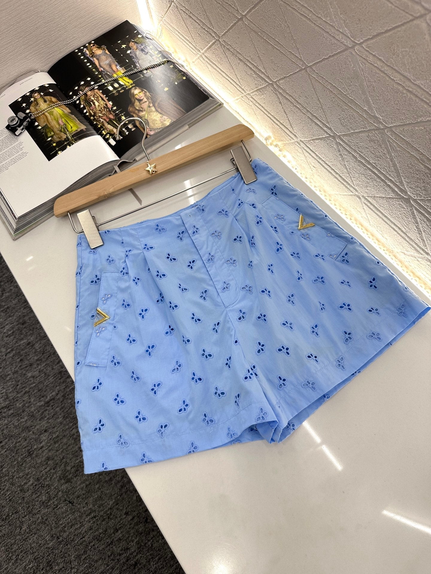 V 2025 new products Shirt and shorts set