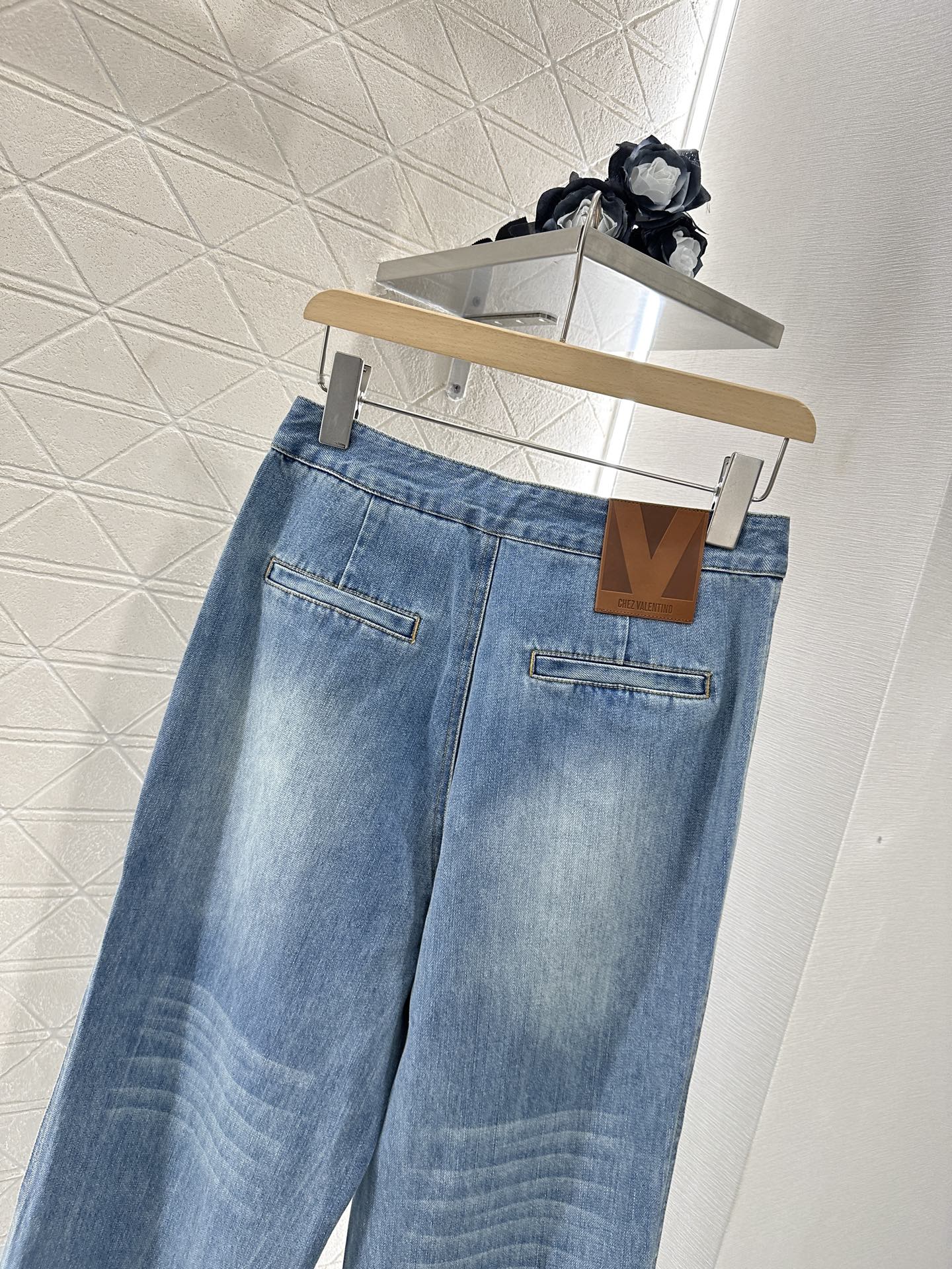 V 2025 new products Denim pocket trousers