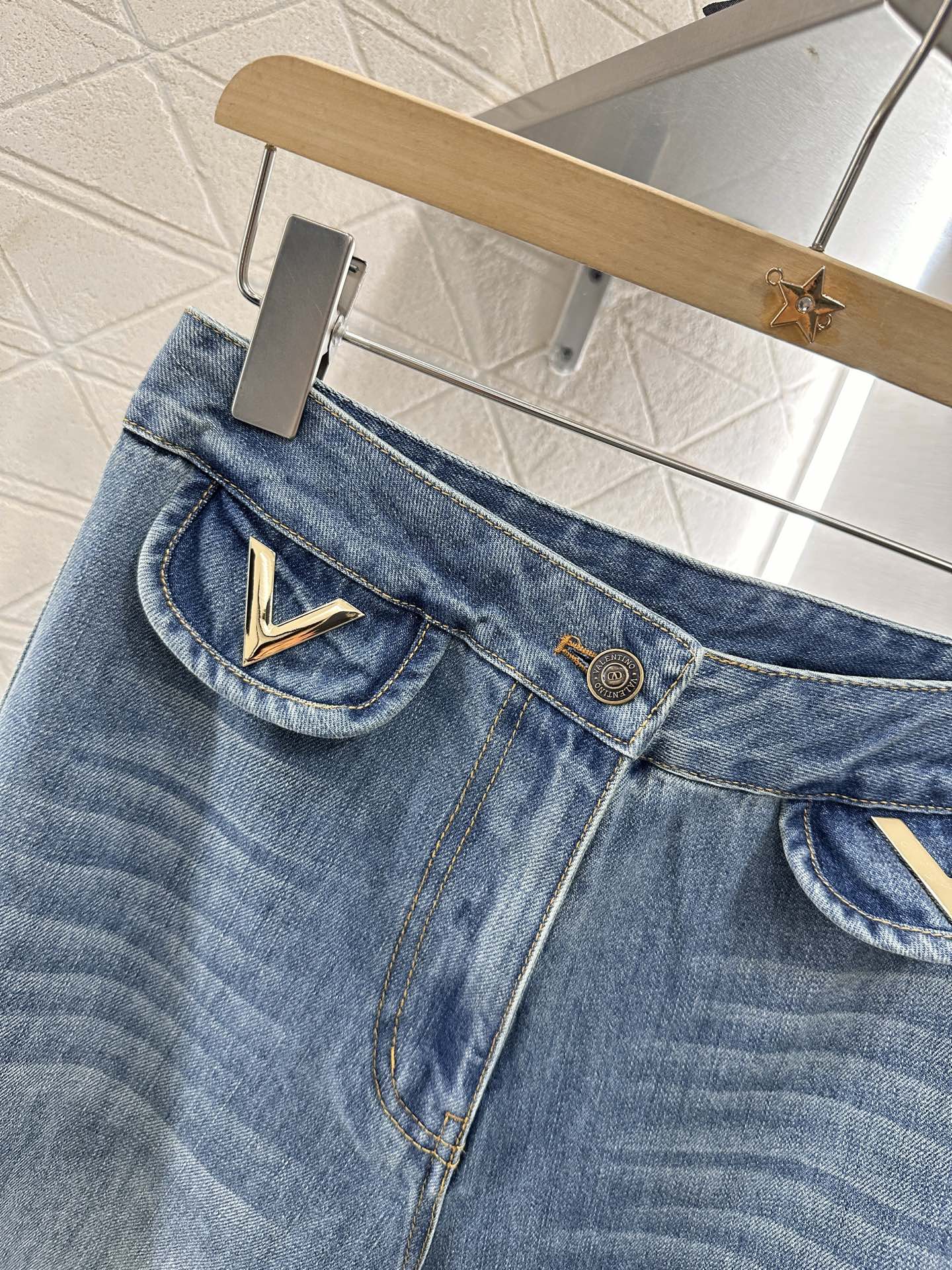 V 2025 new products Denim pocket trousers