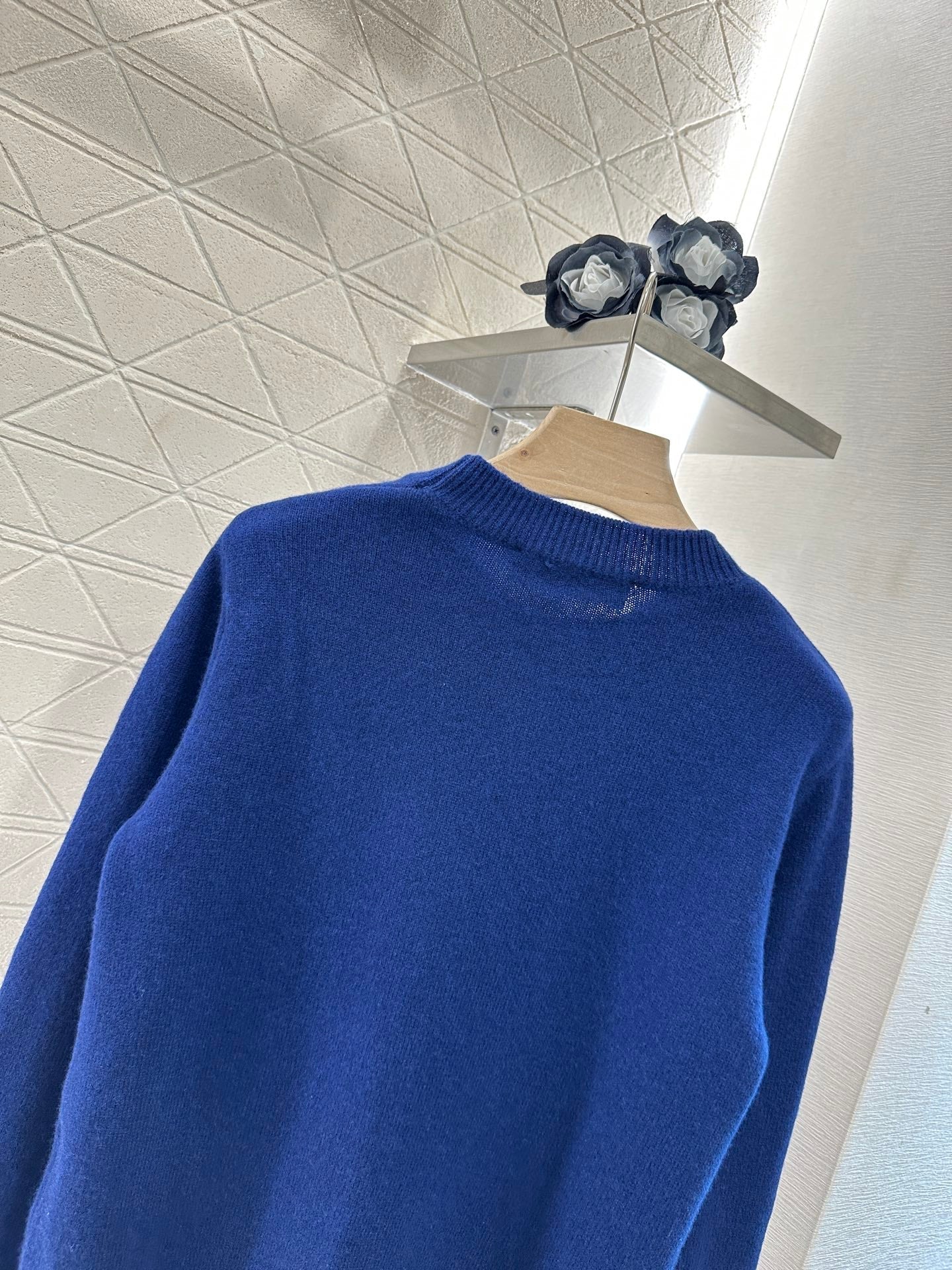 L 2025 new product Sequin sweater