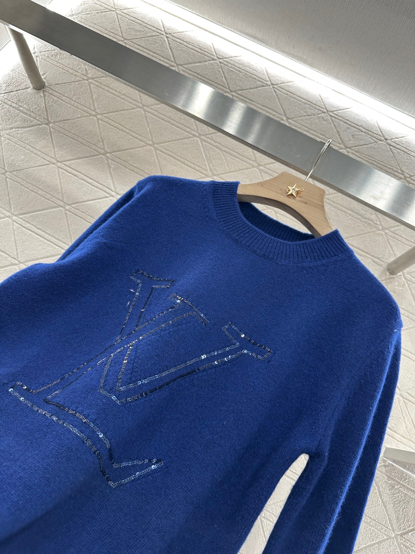 L 2025 new product Sequin sweater