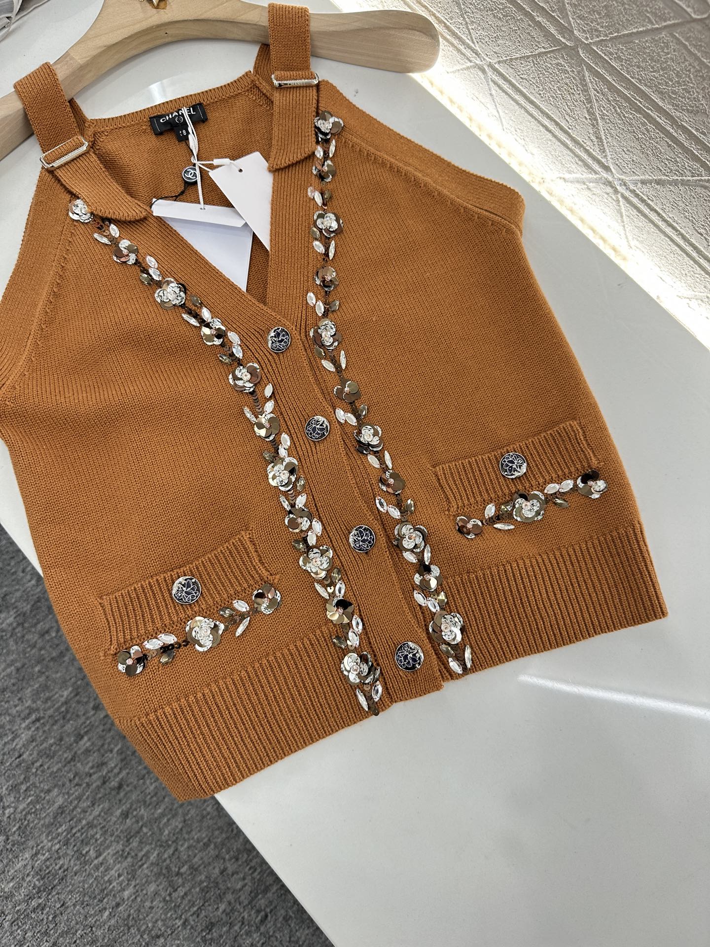 C 2025 new products Vest