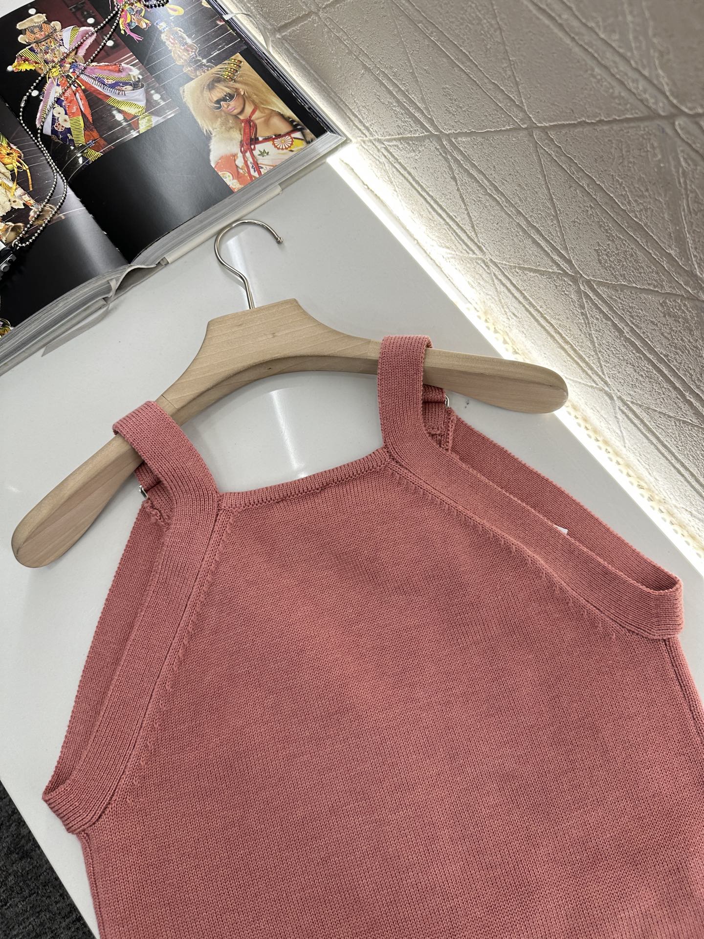 C 2025 new products Vest