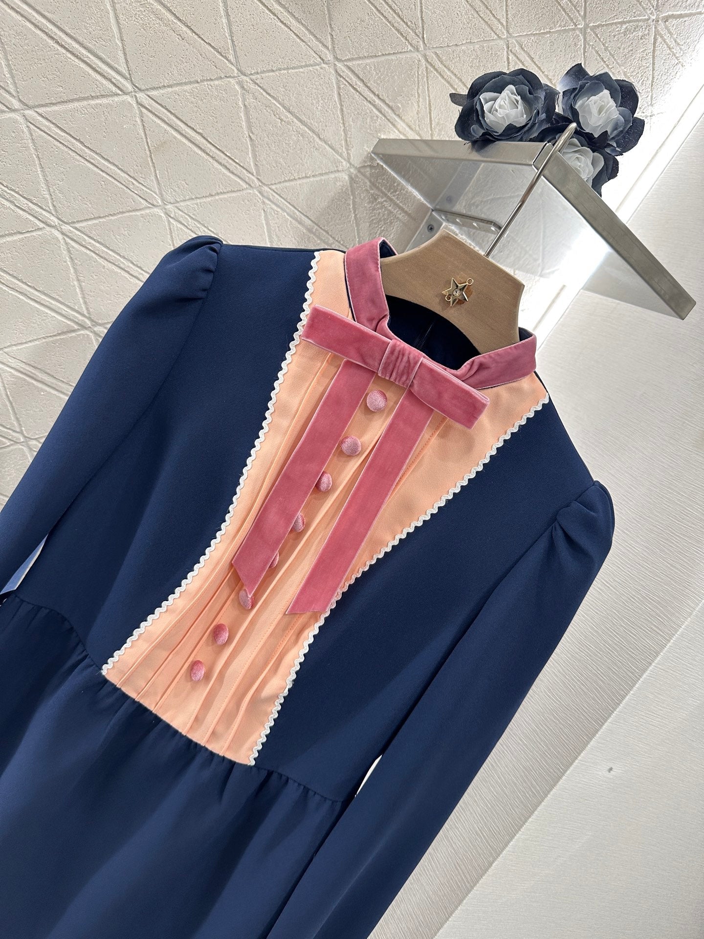 V 2025 new product Bow belt dress