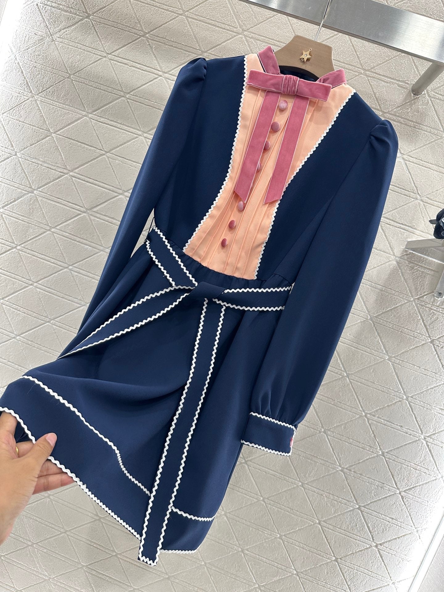 V 2025 new product Bow belt dress