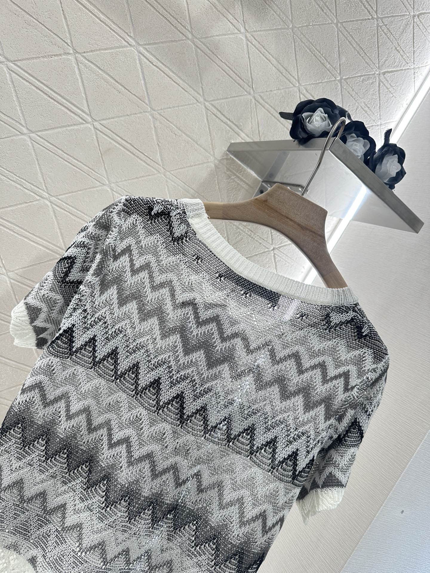 D 2025 new products Embroidered knitted top