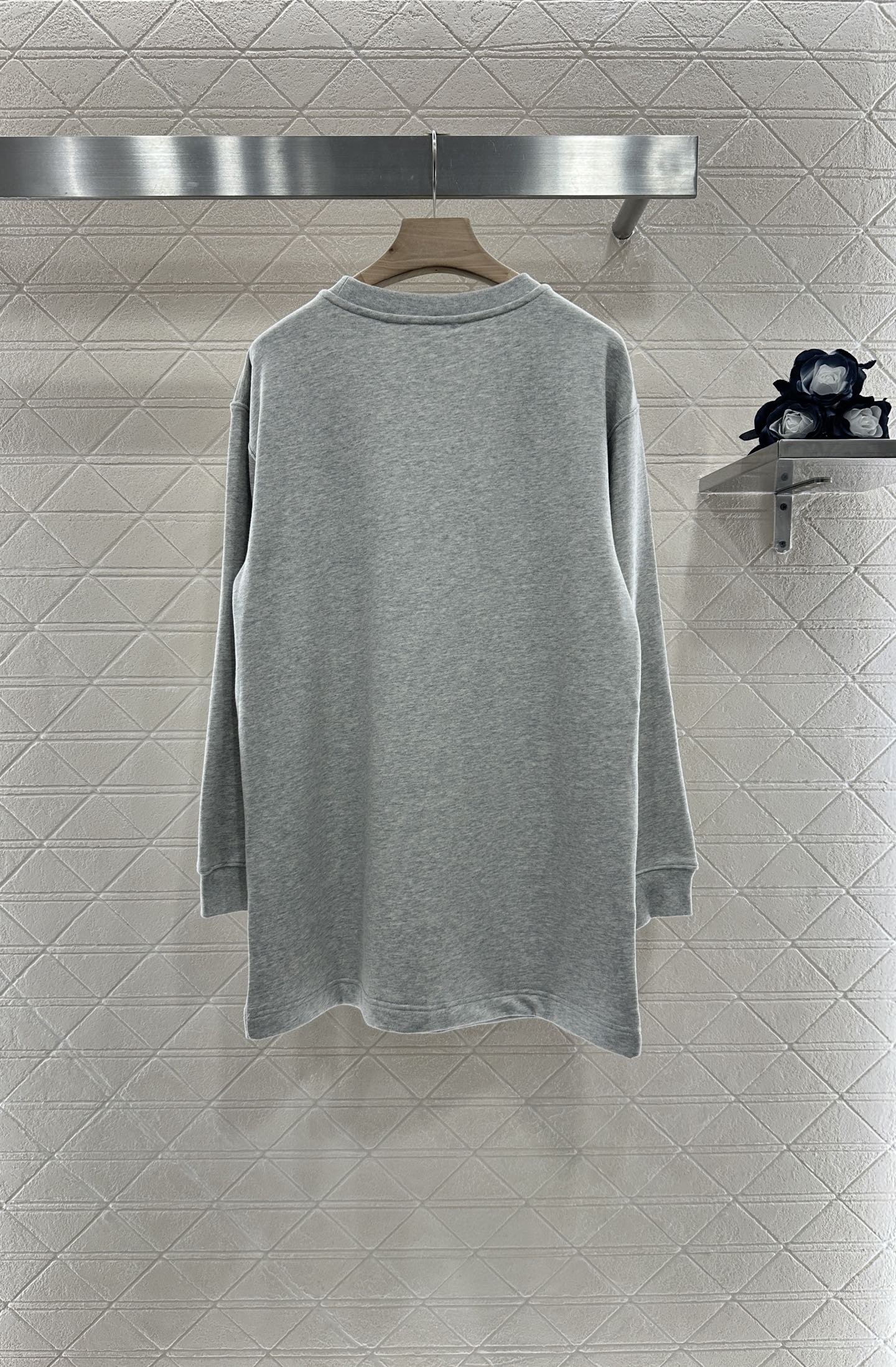 L 2025 new product Long sweatshirt