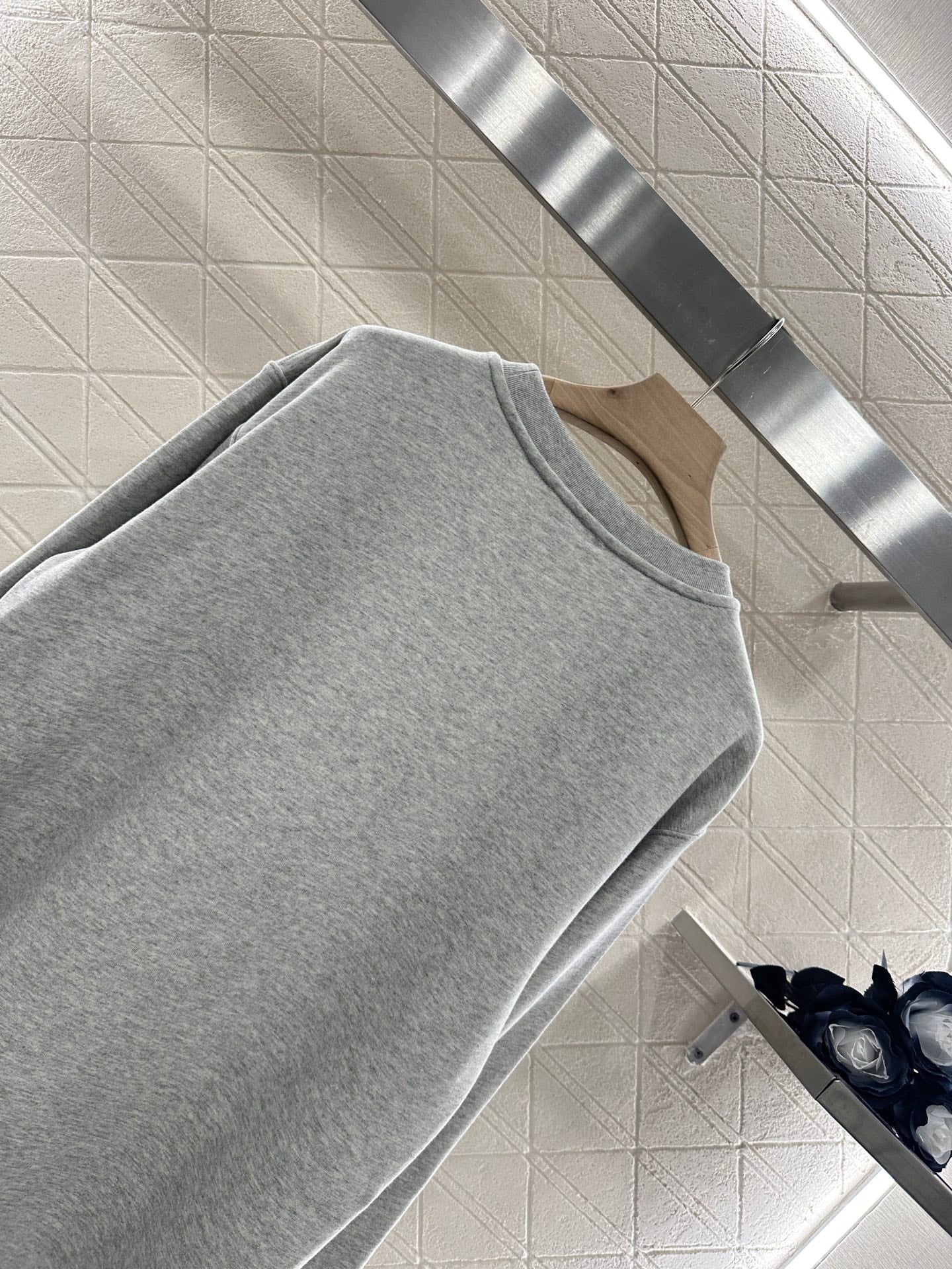 L 2025 new product Long sweatshirt