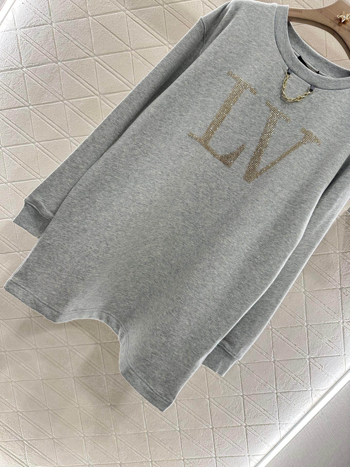L 2025 new product Long sweatshirt
