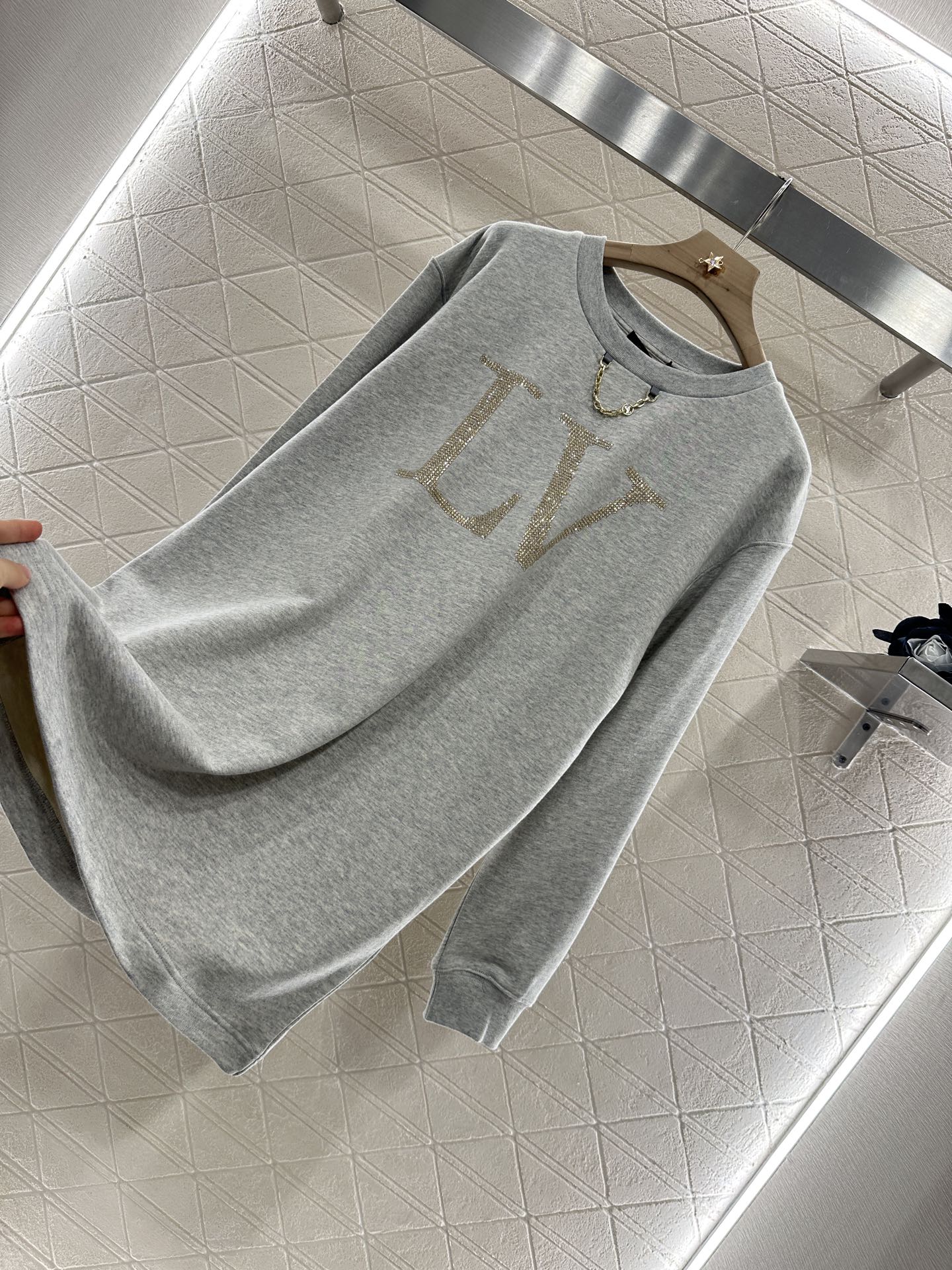 L 2025 new product Long sweatshirt