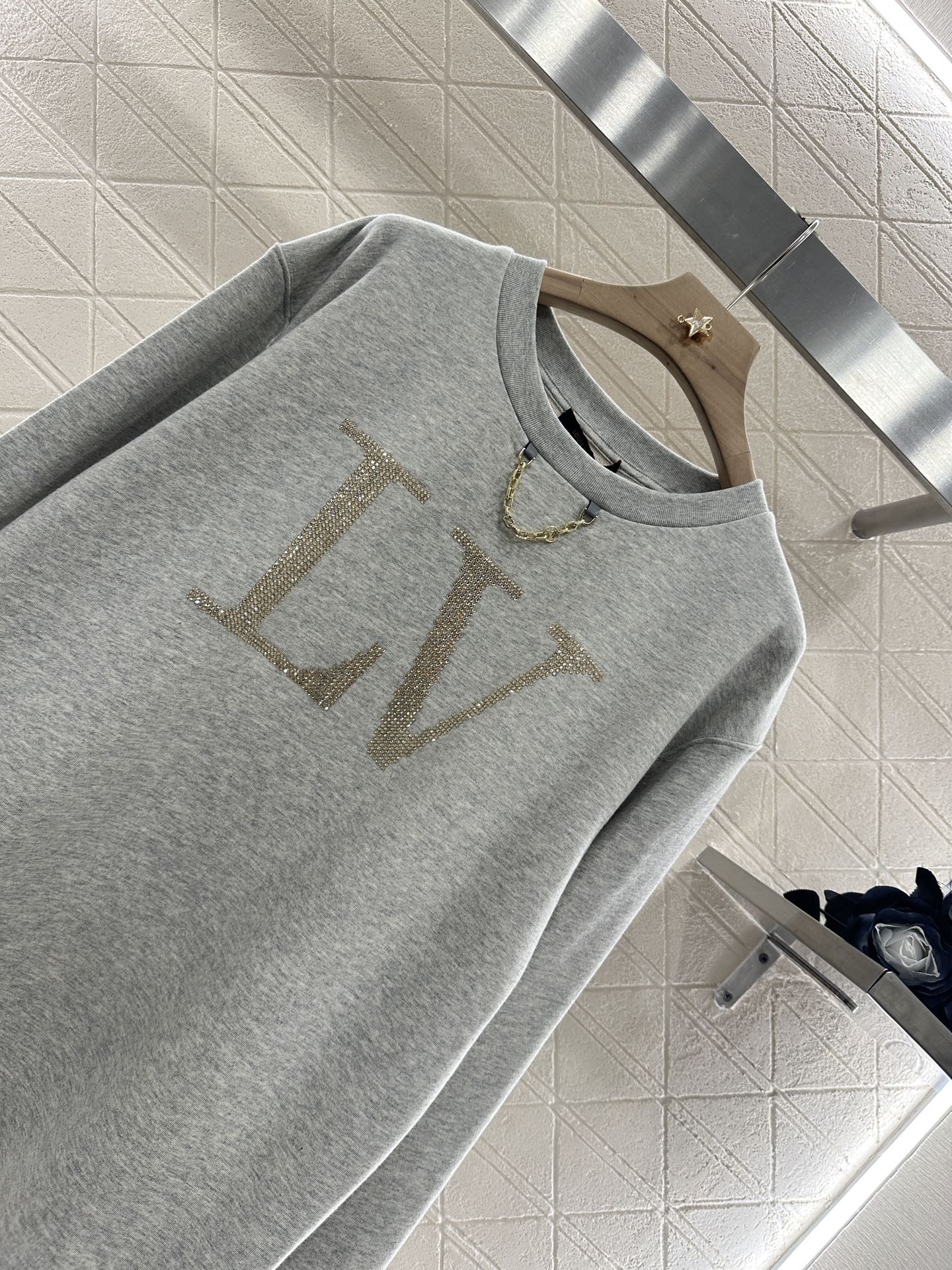 L 2025 new product Long sweatshirt