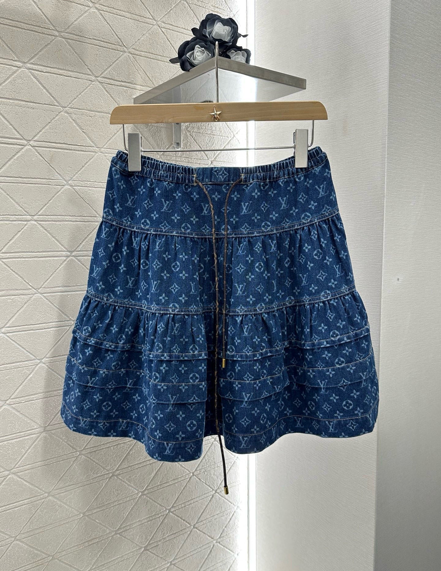L 2025 new products Shirt and skirt suit