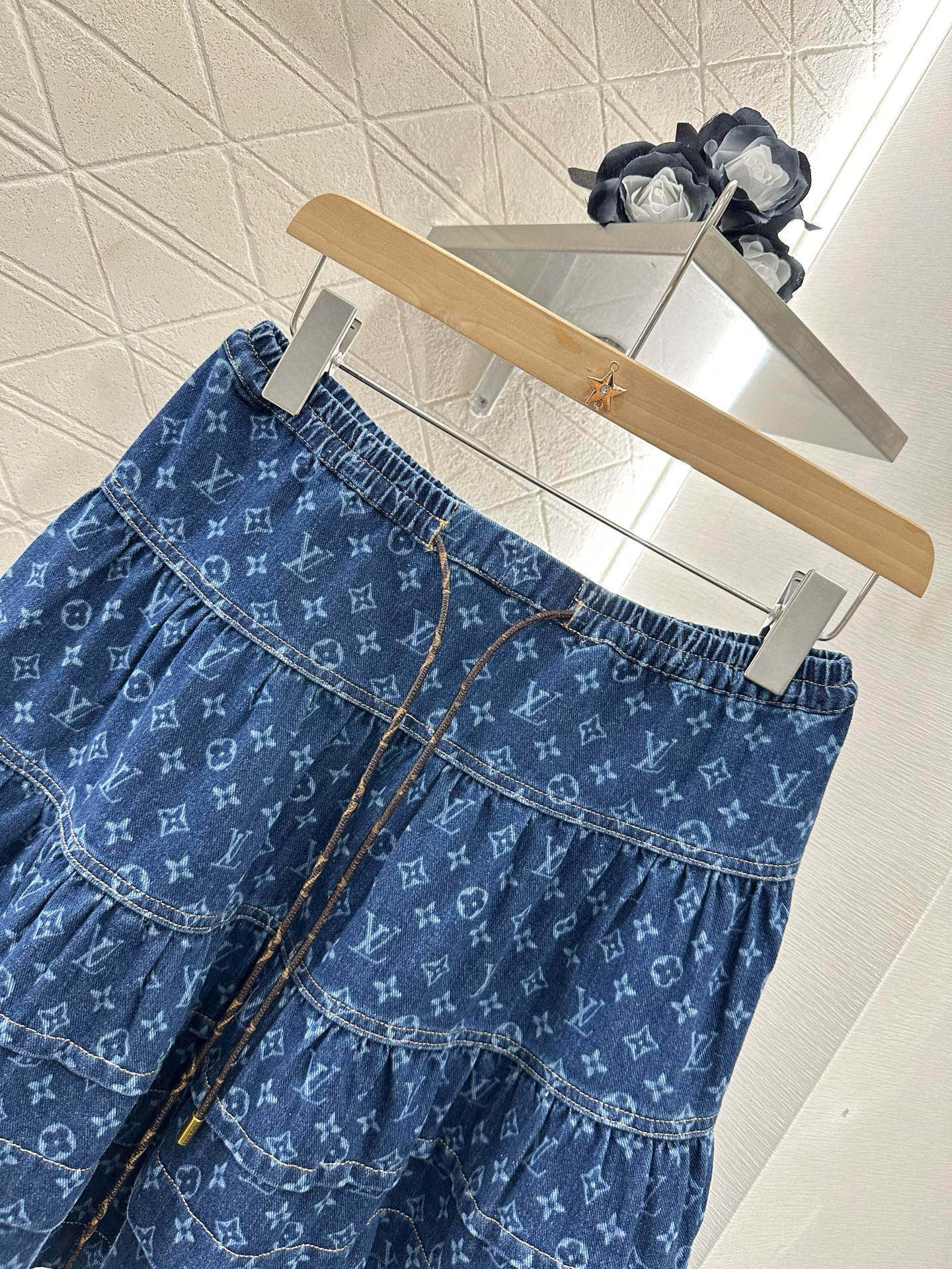 L 2025 new products Shirt and skirt suit