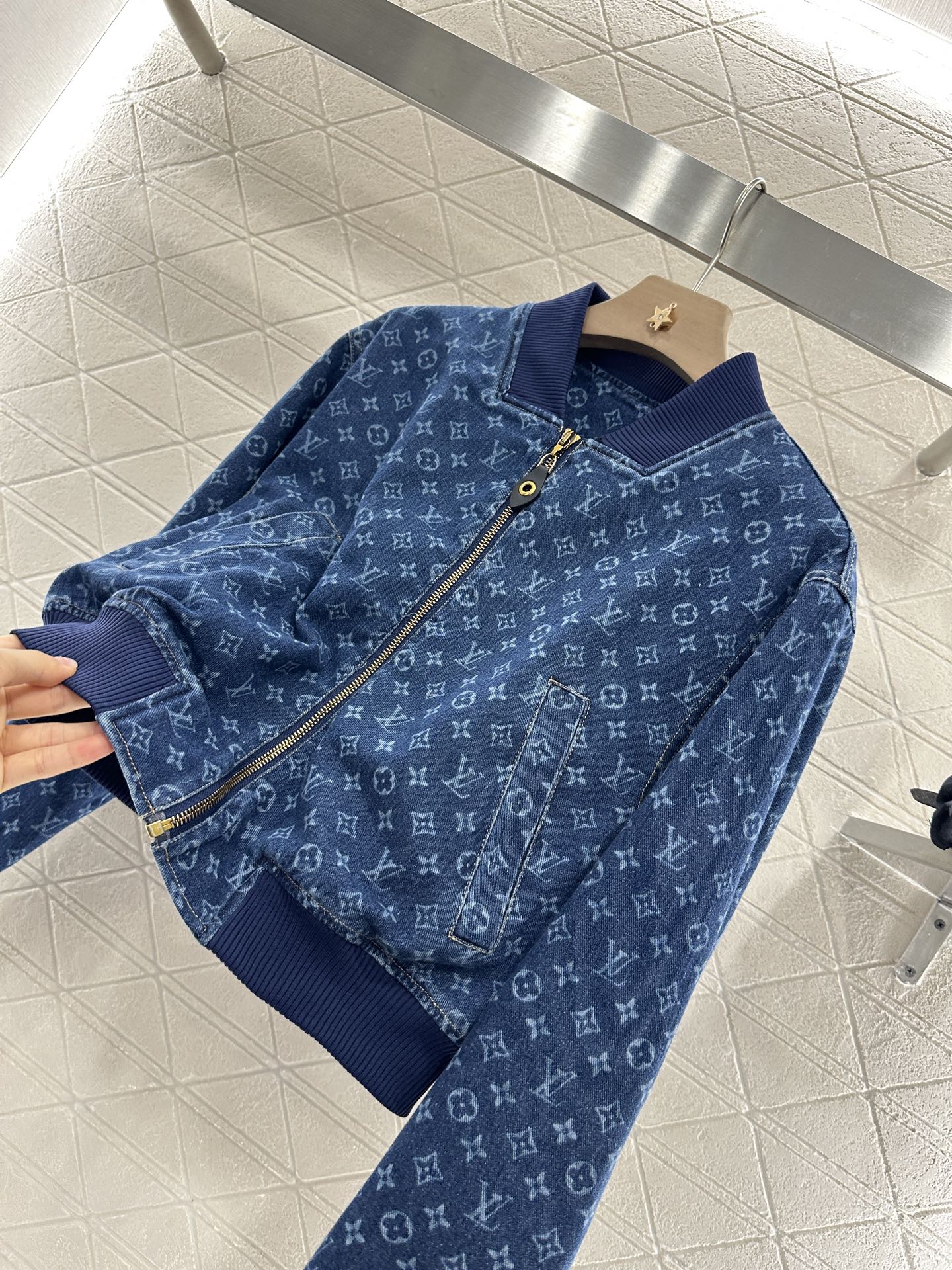 L 2025 new products Shirt and skirt suit