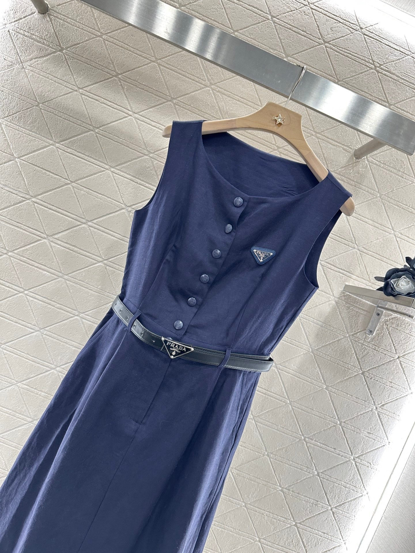 P 2025 new products Sleeveless dress