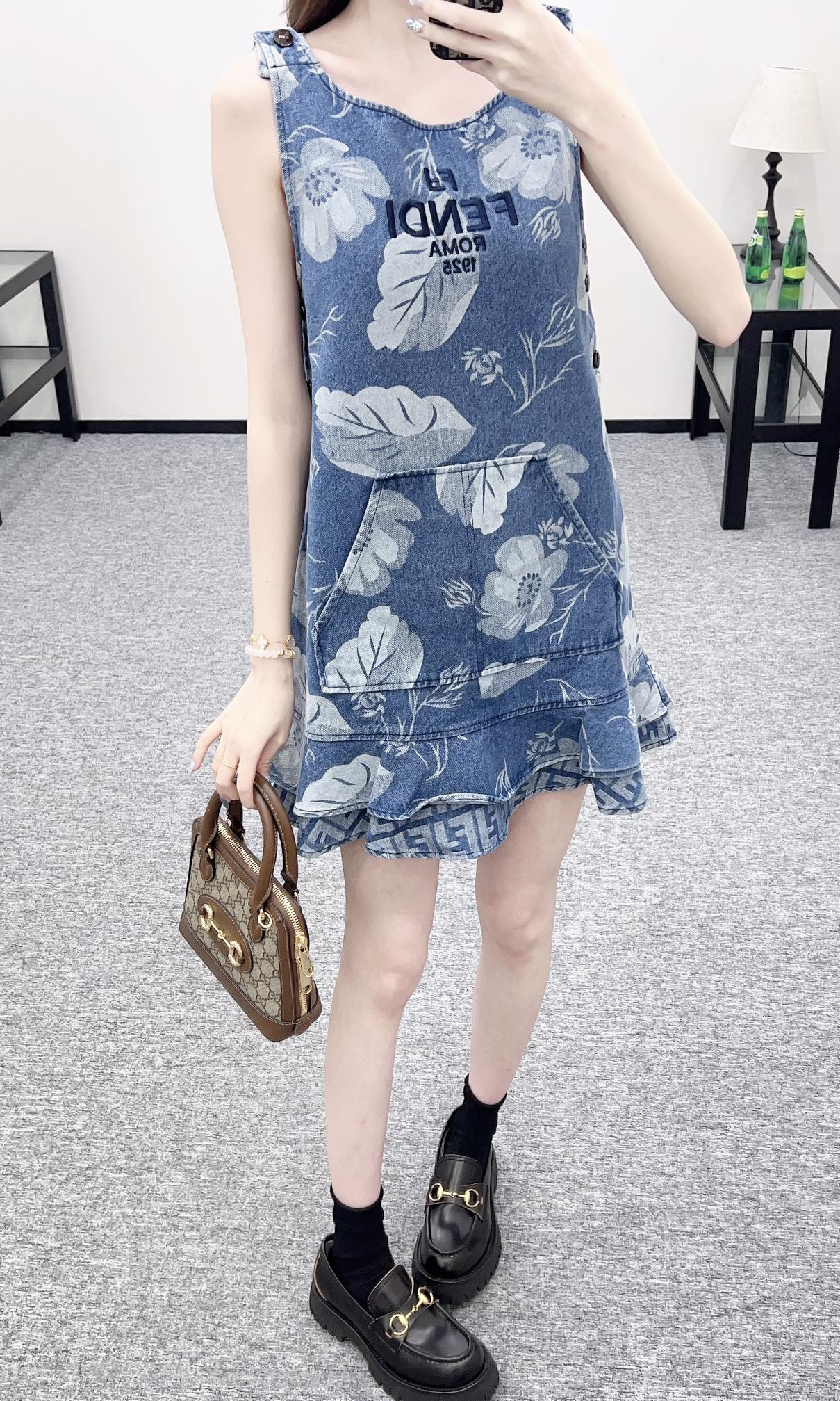 F 2025 new product Fishtail vest dress