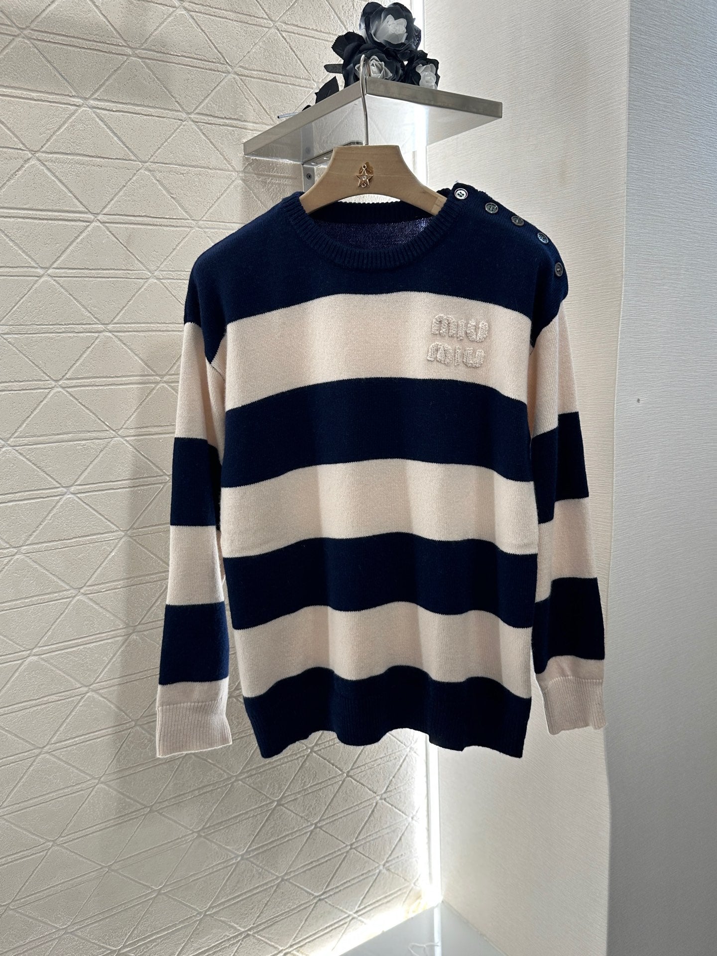 M new product Striped crew neck sweater