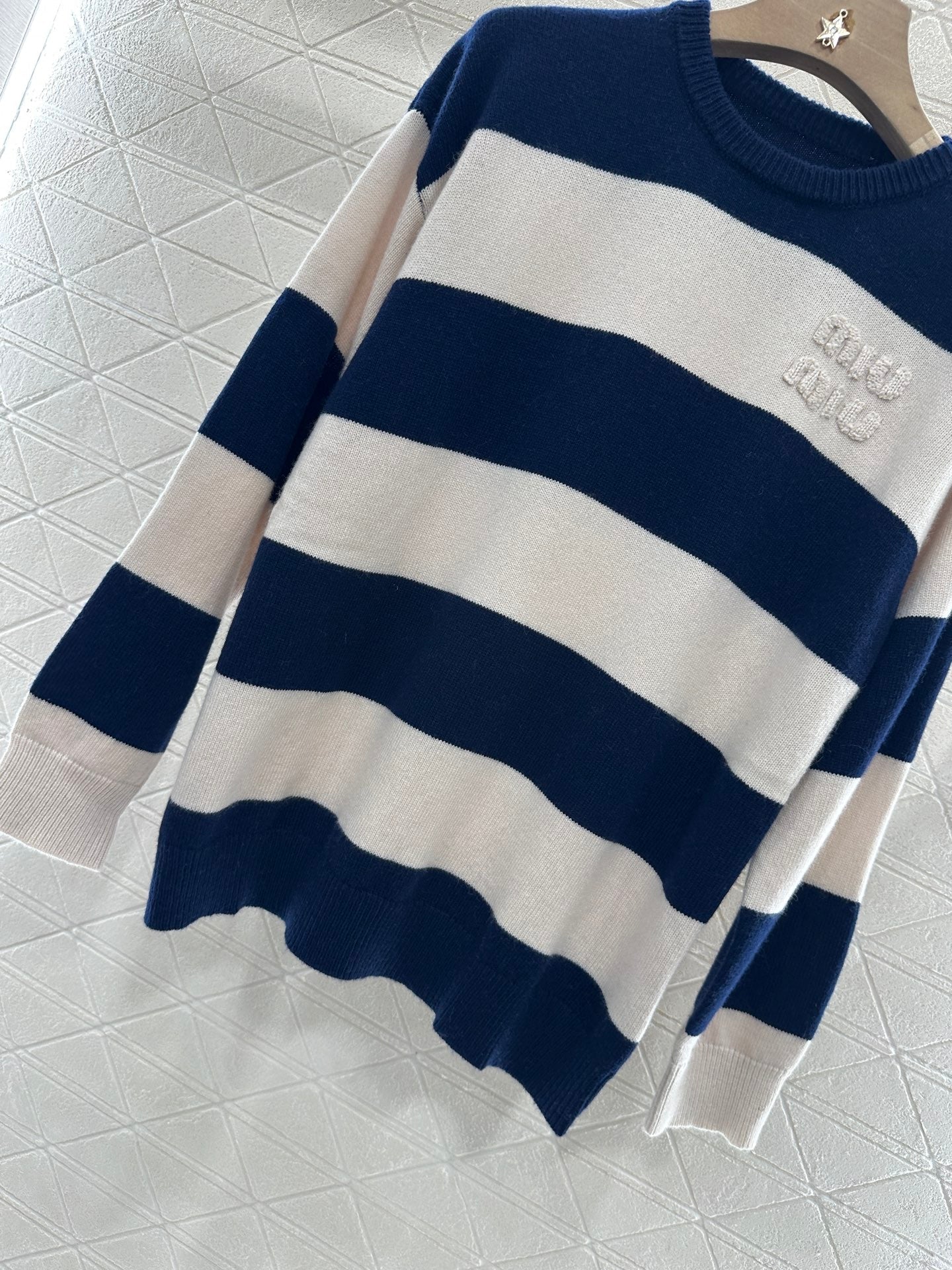 M new product Striped crew neck sweater