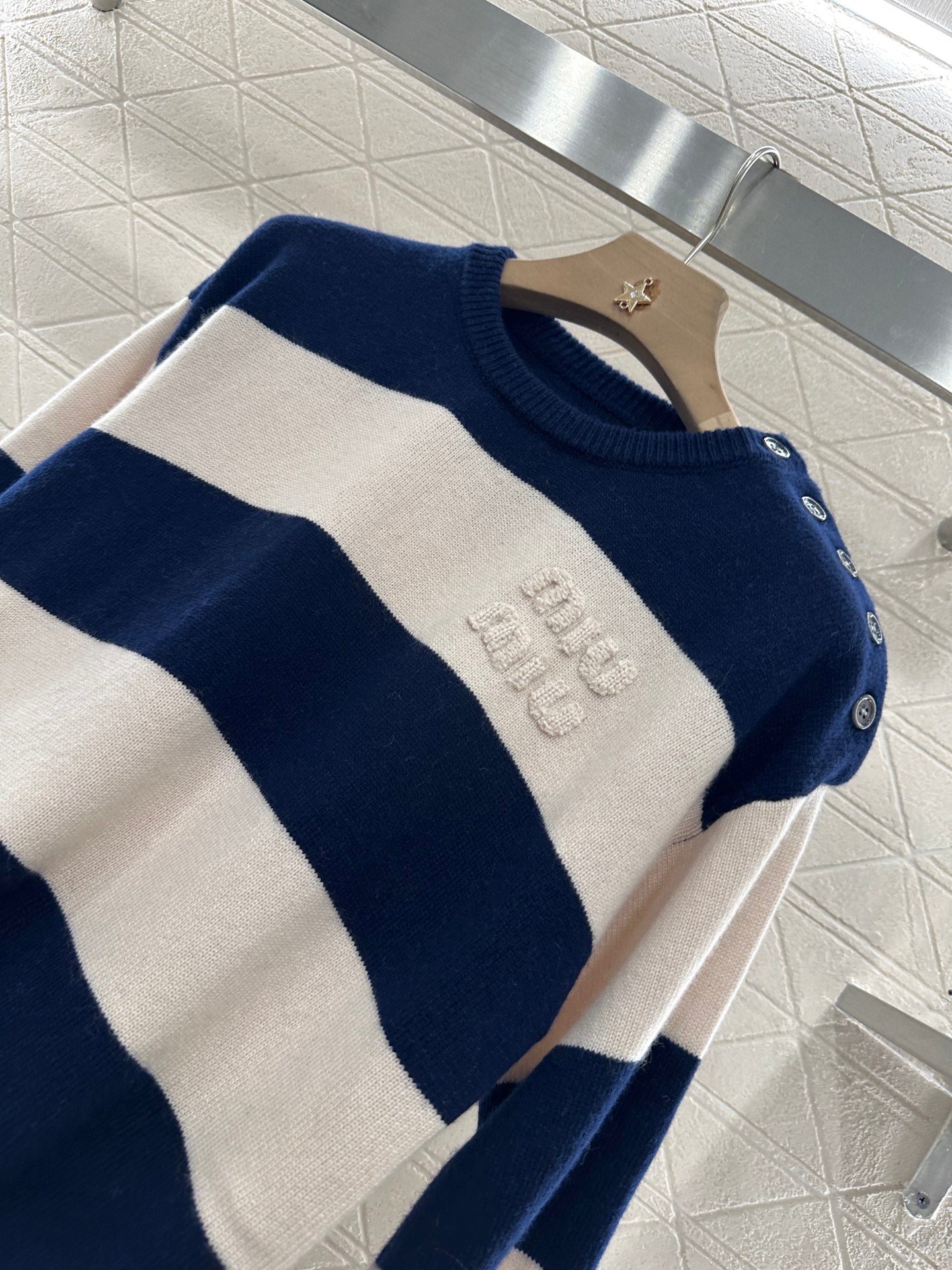 M new product Striped crew neck sweater