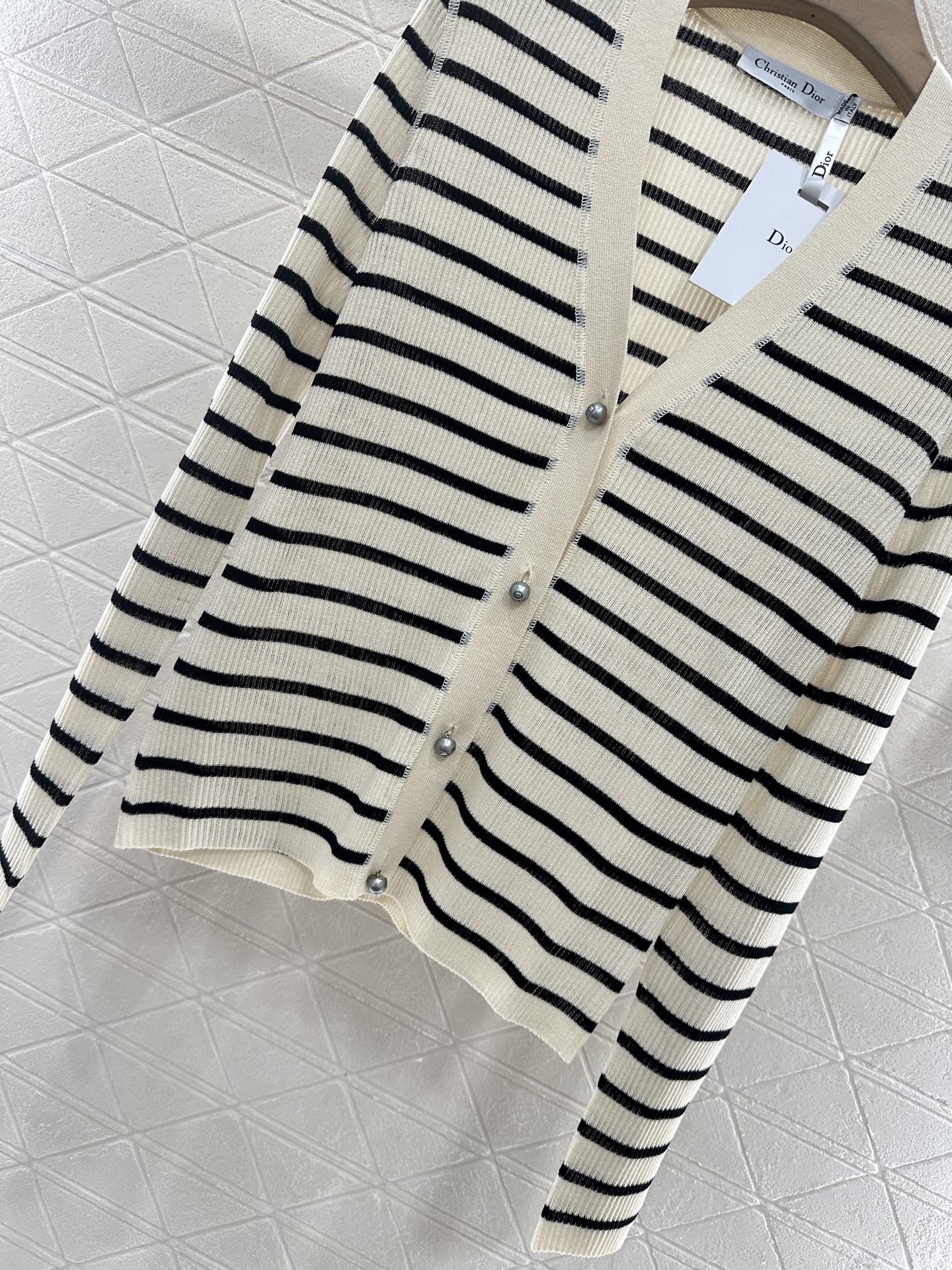 D 2025 new products Knitted cardigan