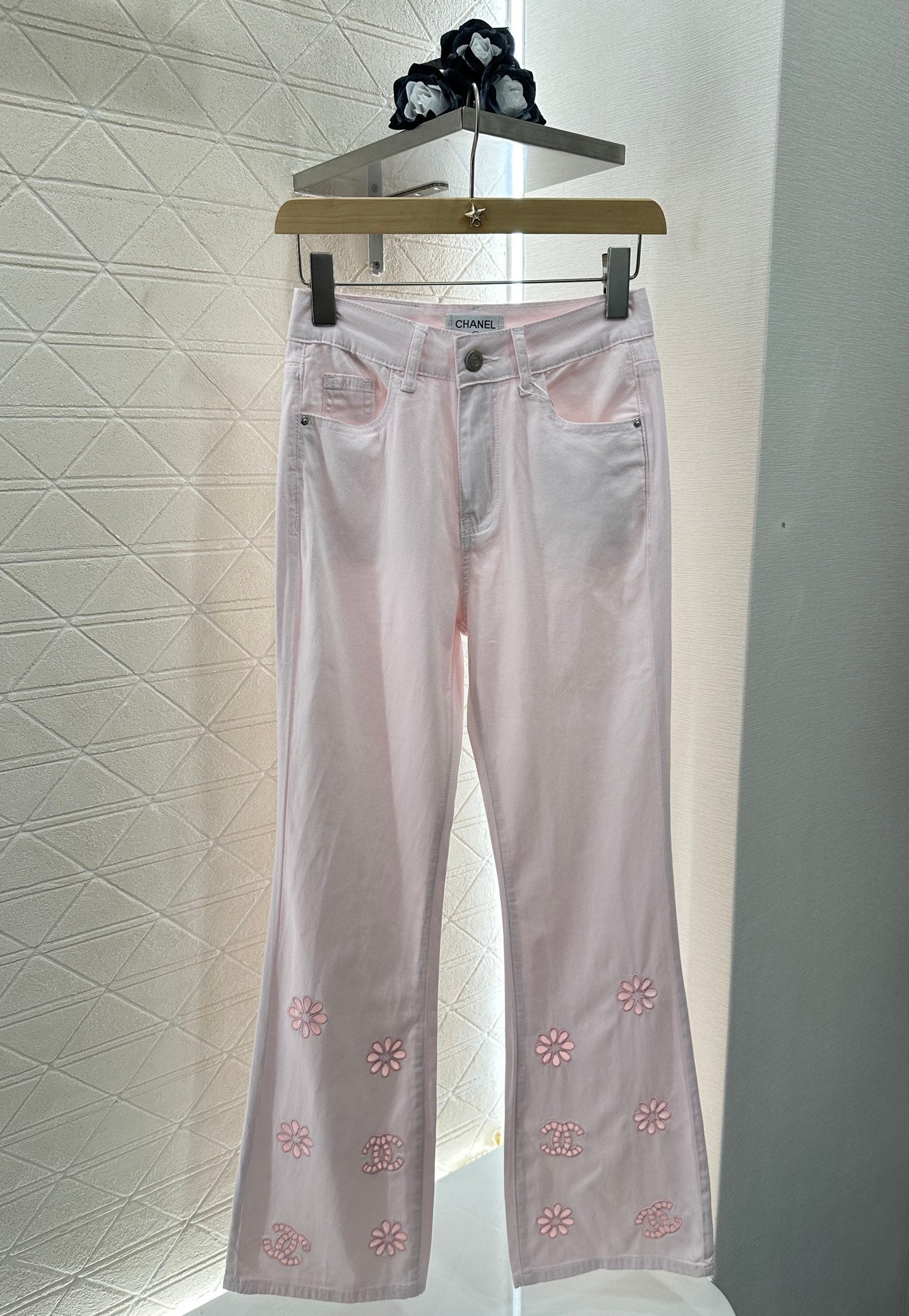 C 2025 new product Hollow embroidered jeans