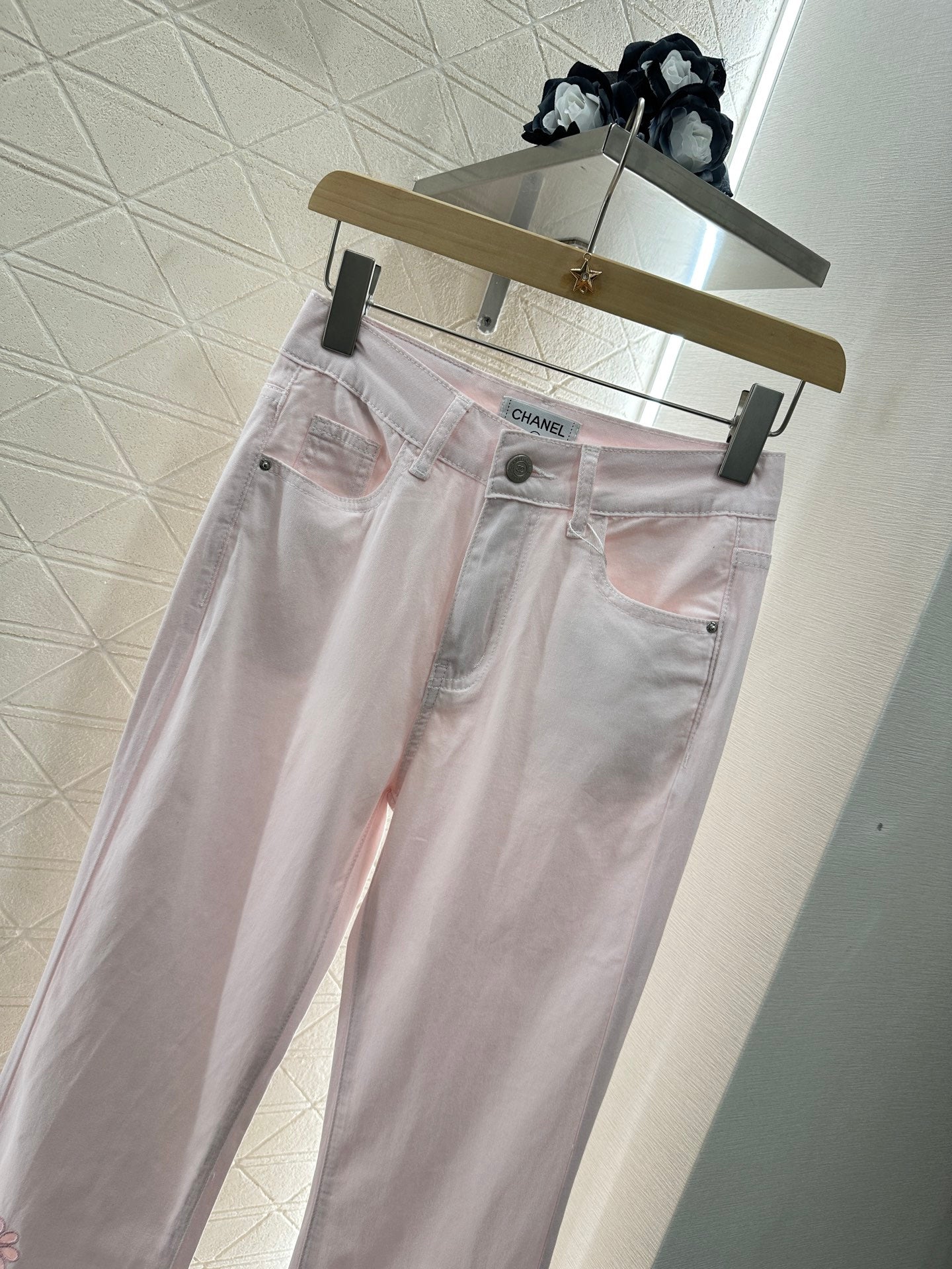 C 2025 new product Hollow embroidered jeans